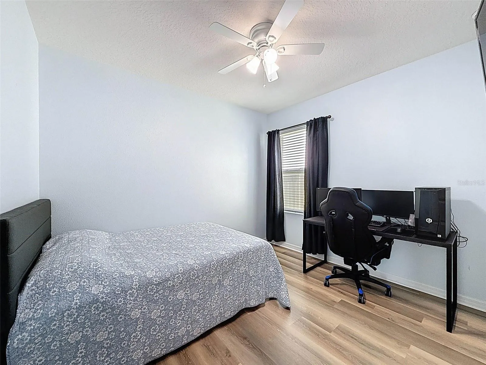 8089 PELICAN REED CIR