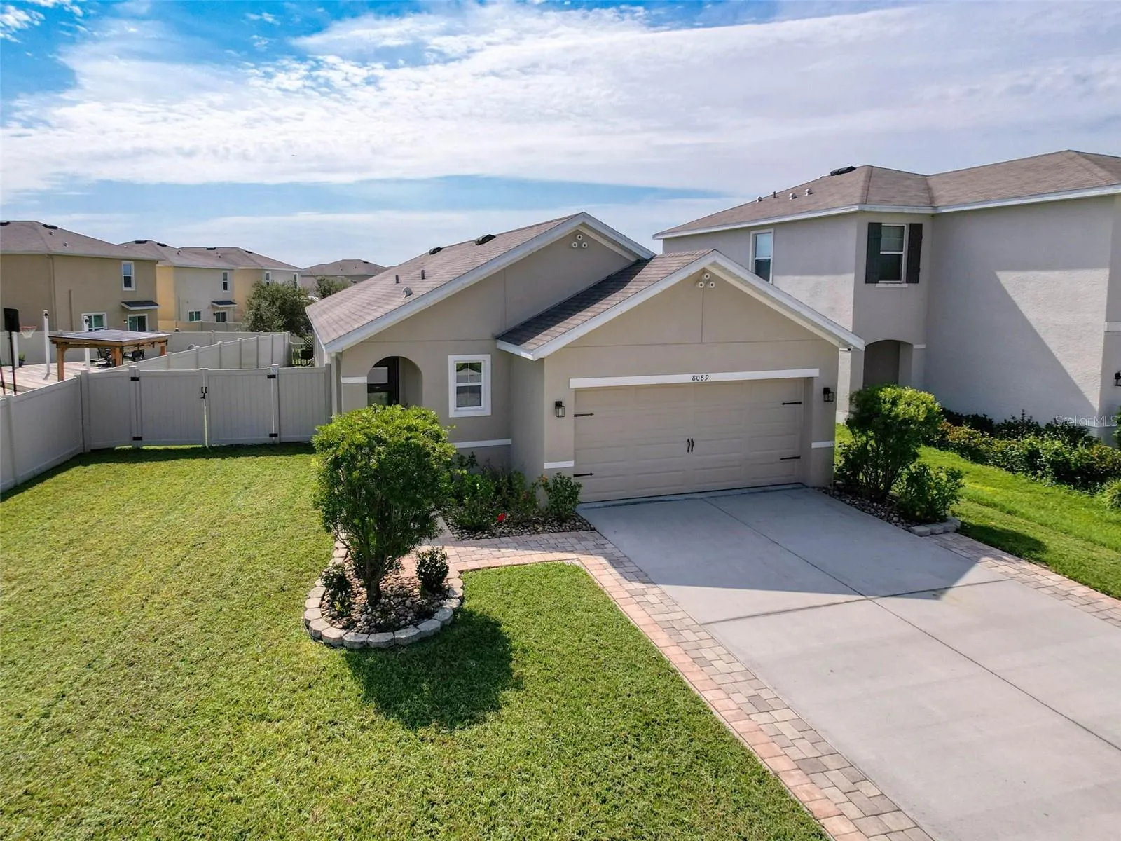 8089 PELICAN REED CIR