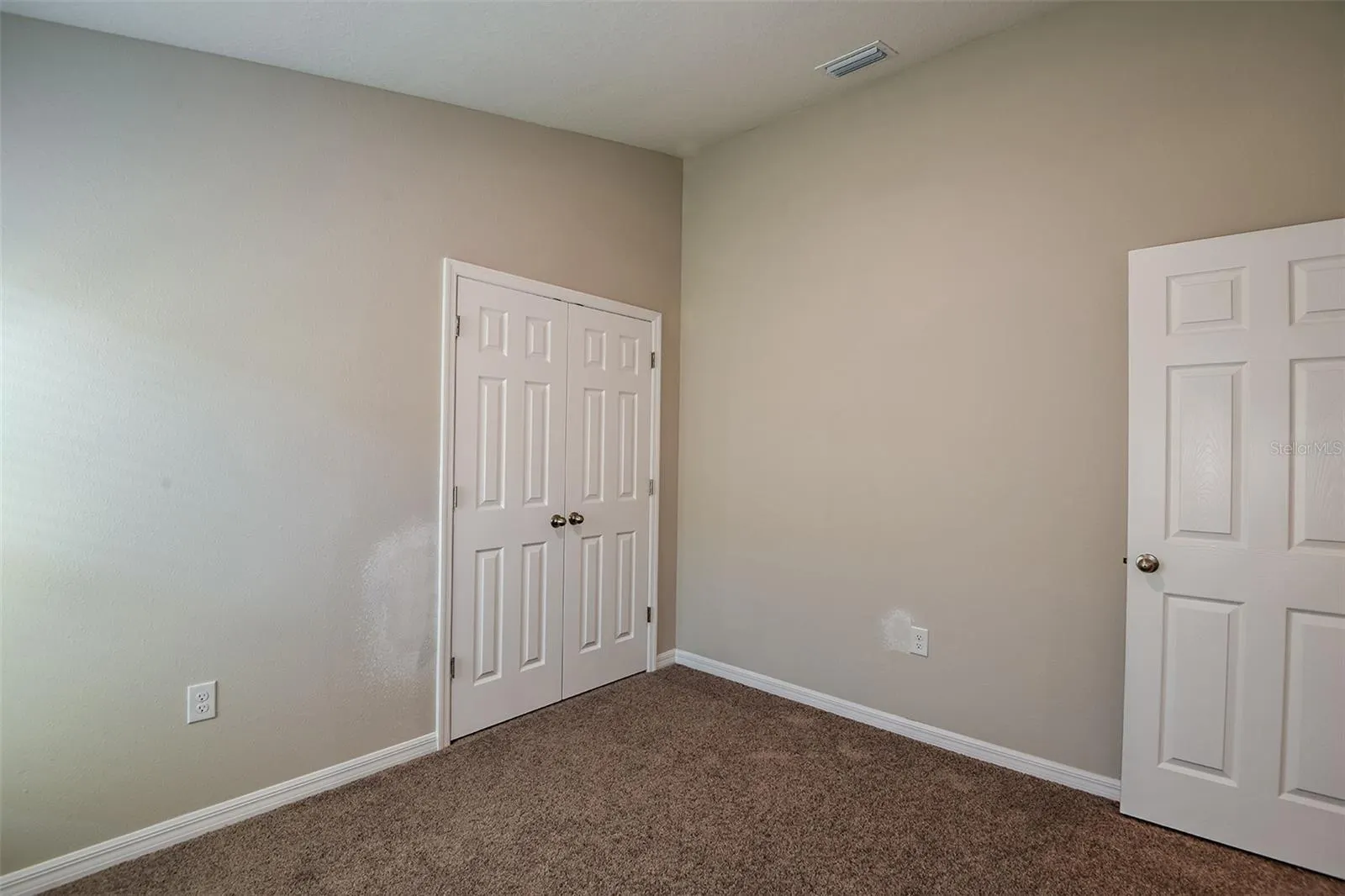 5532 TAVERNA LOOP