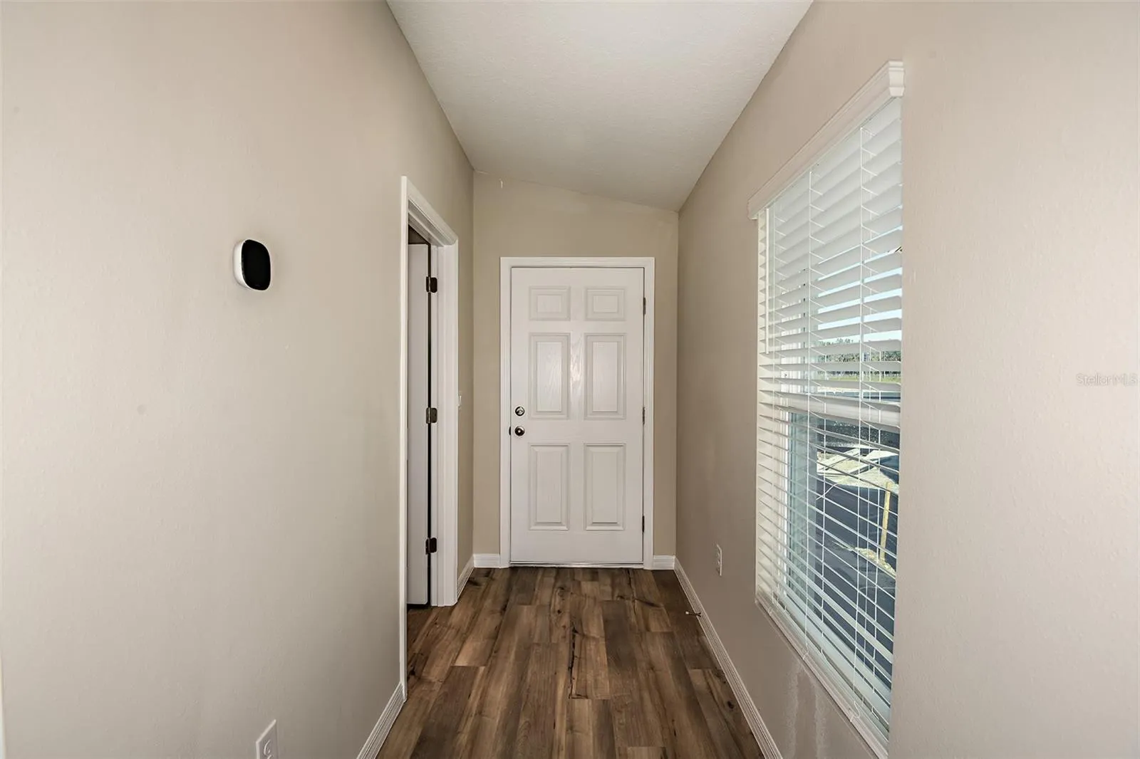 5532 TAVERNA LOOP