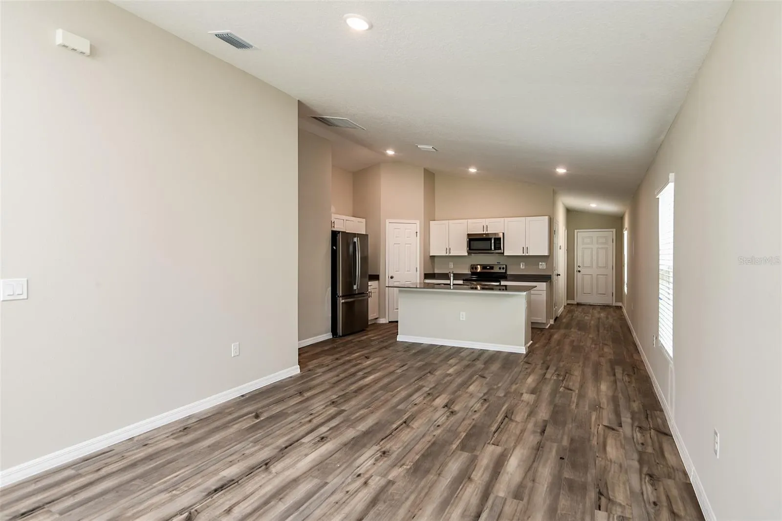 5532 TAVERNA LOOP