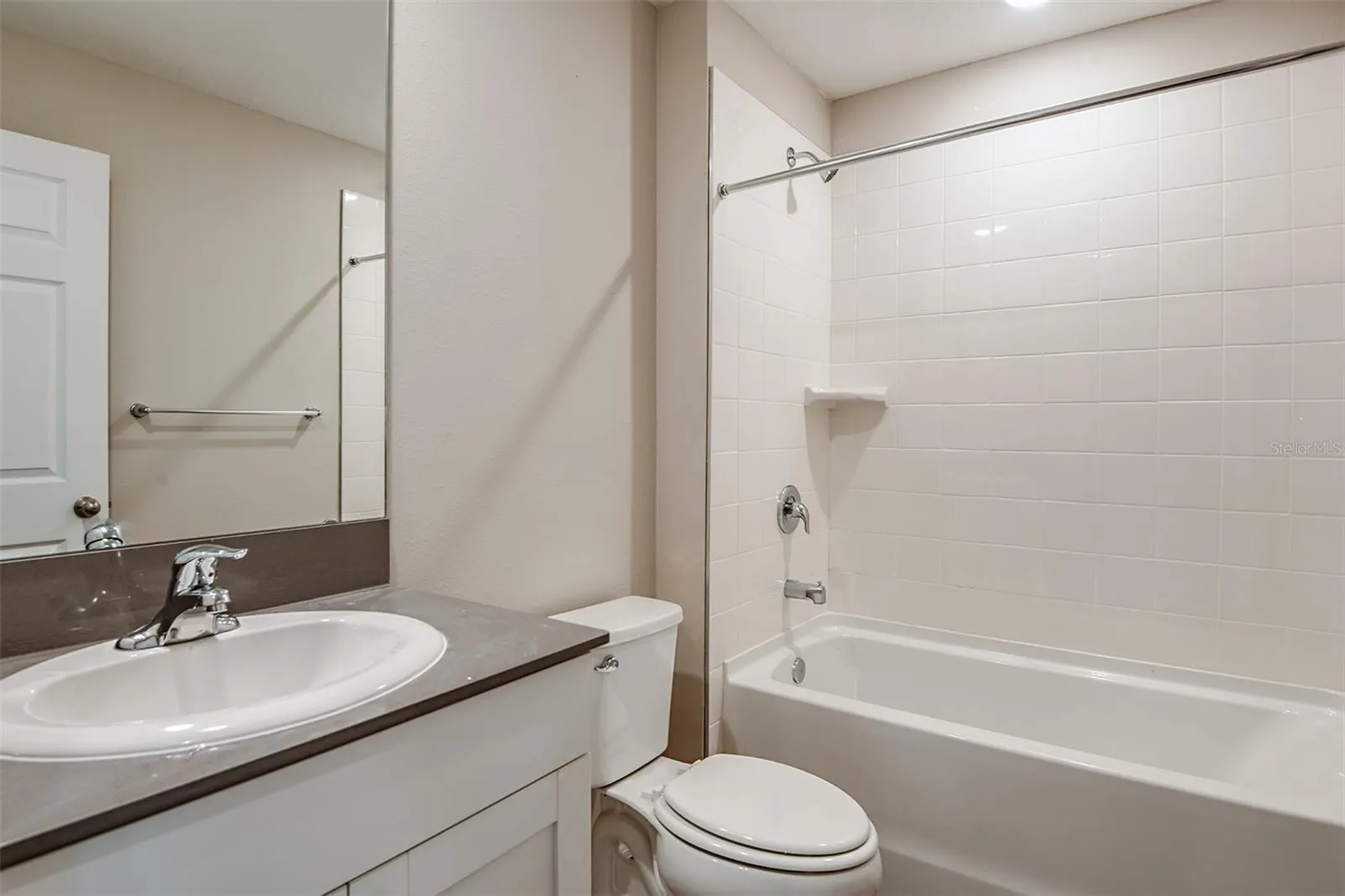 5532 TAVERNA LOOP