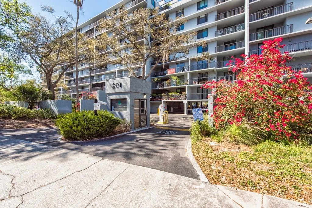 201 W LAUREL ST #909, #909