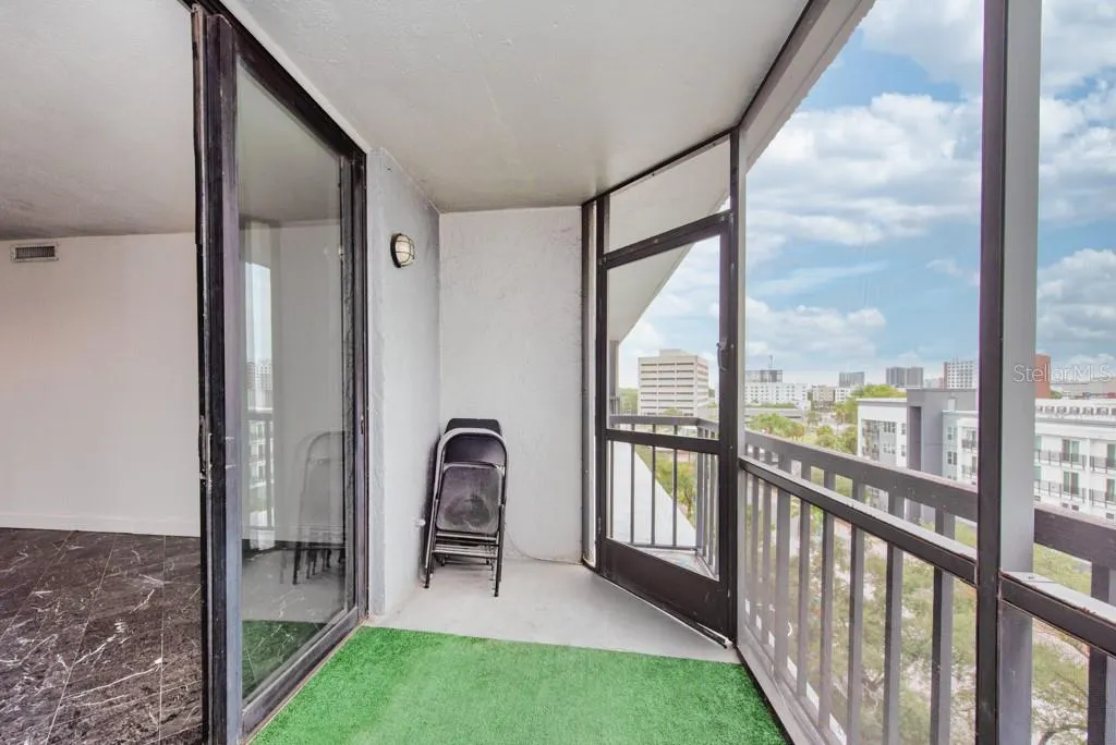 201 W LAUREL ST #909, #909