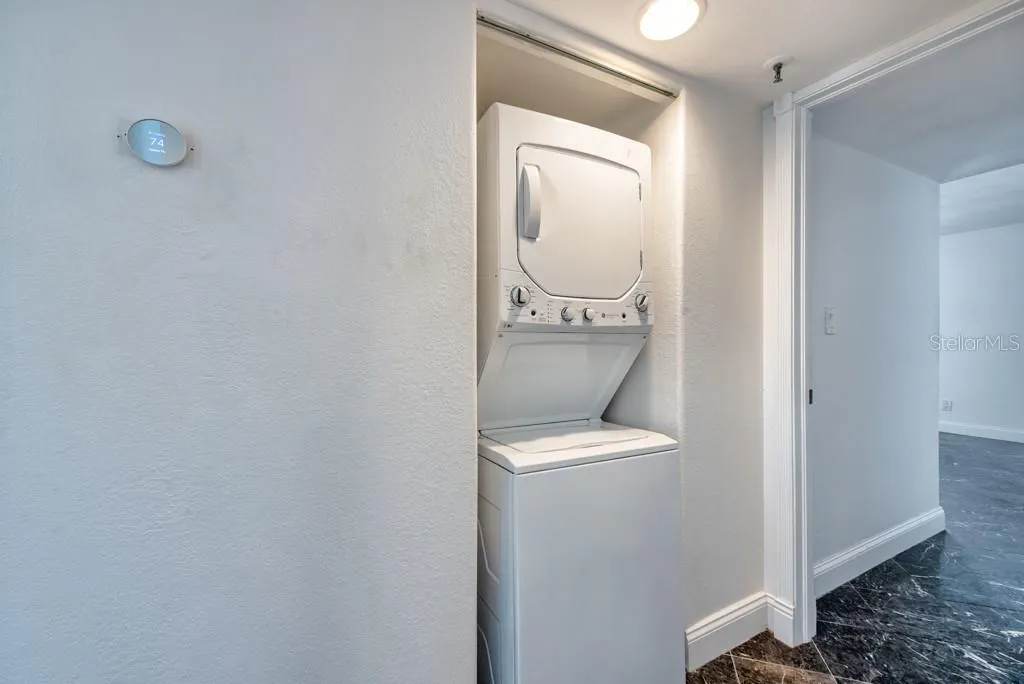201 W LAUREL ST #909, #909