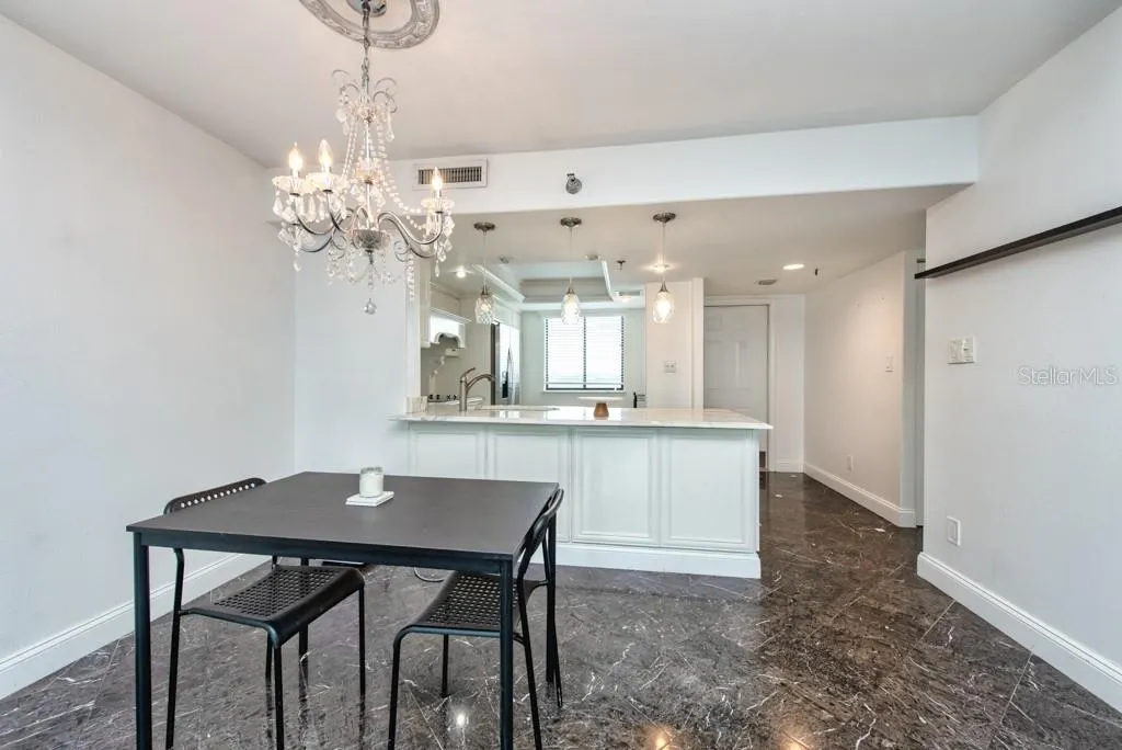 201 W LAUREL ST #909, #909