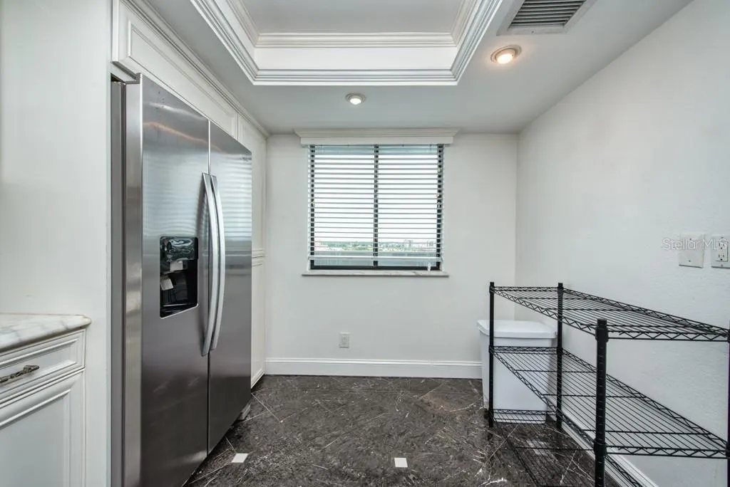 201 W LAUREL ST #909, #909