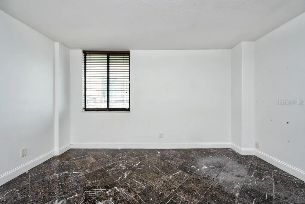 201 W LAUREL ST #909, #909