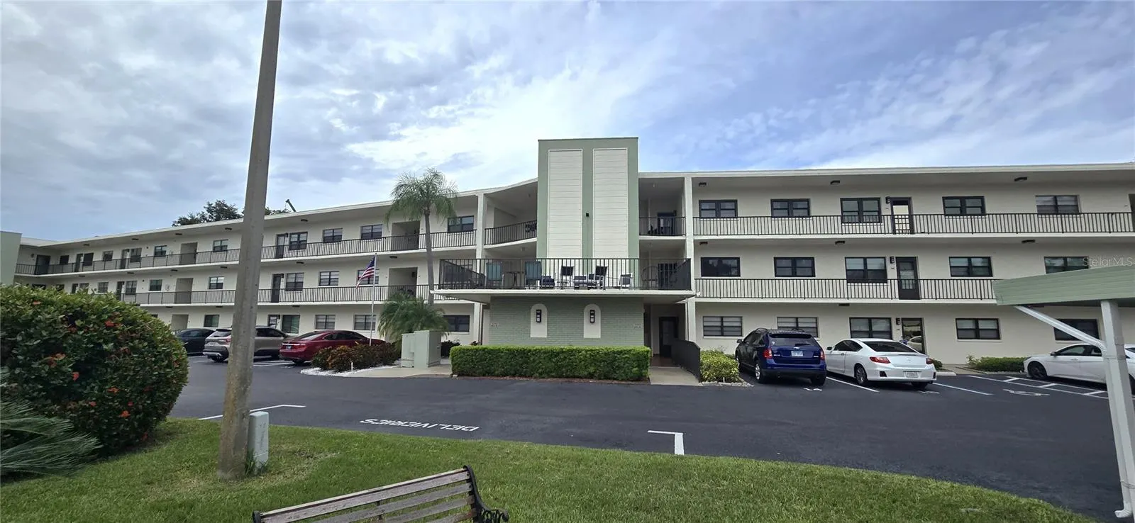 5980 TERRACE PARK DR N #301, #301