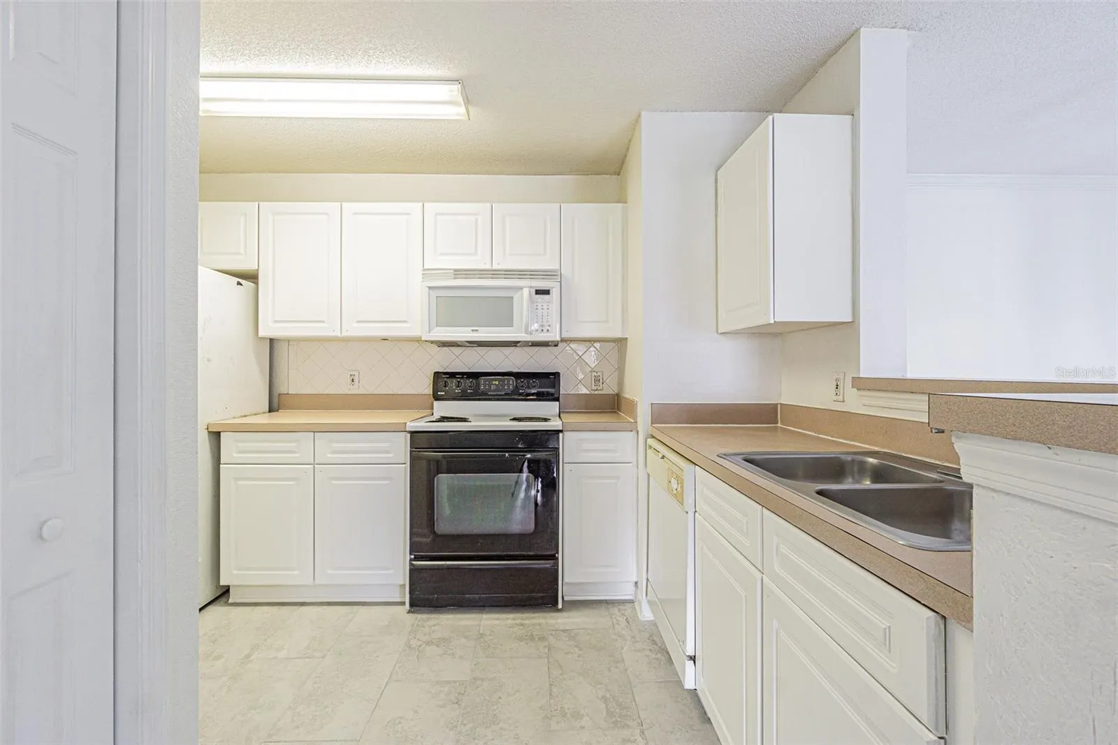 18001 RICHMOND PLACE DR #733, #733