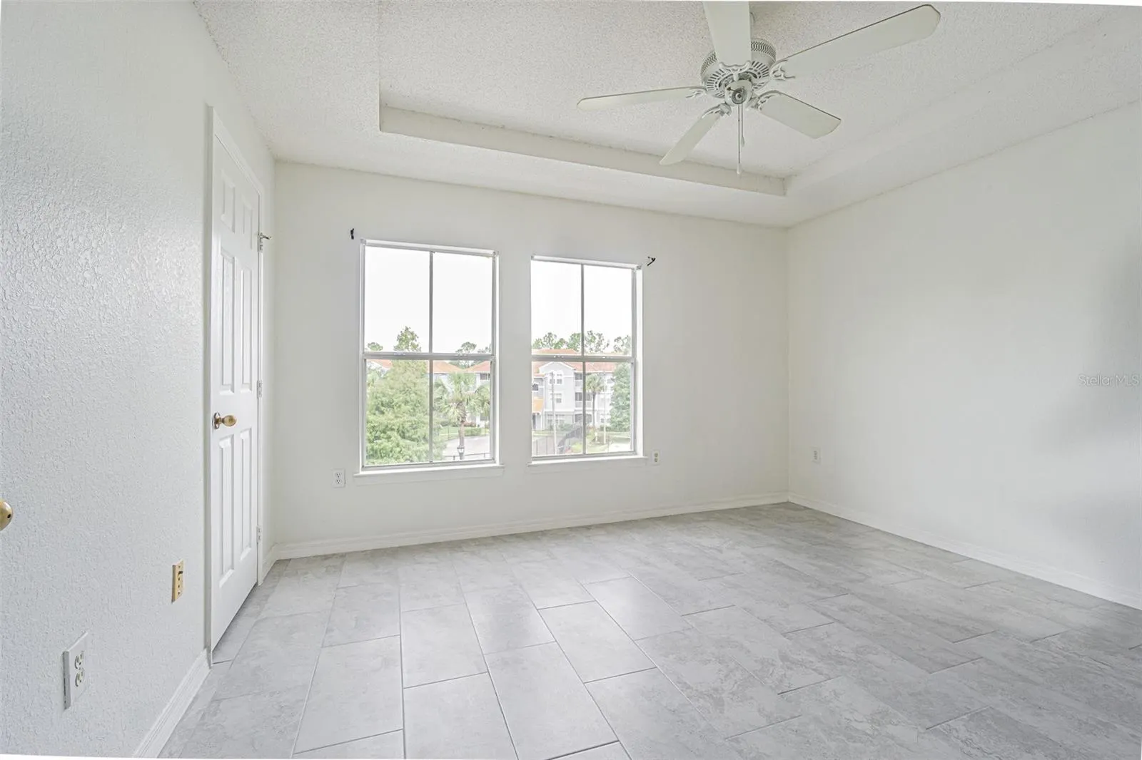 18001 RICHMOND PLACE DR #733, #733