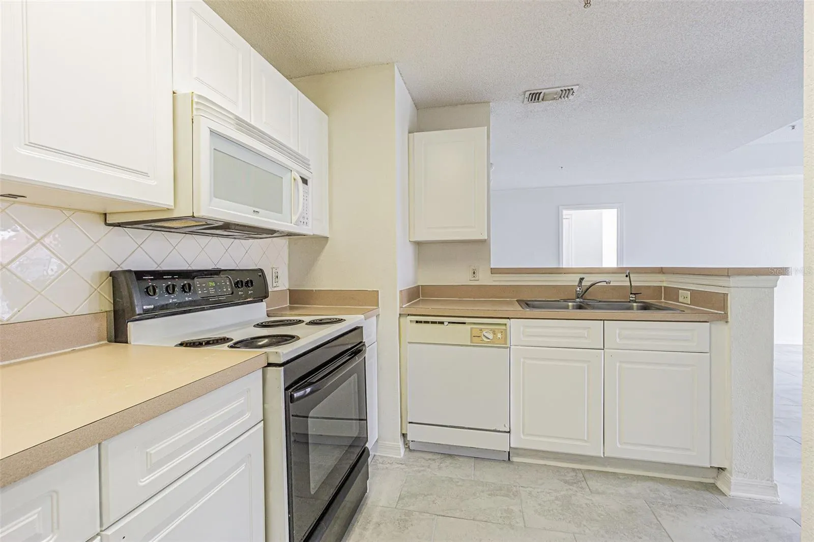 18001 RICHMOND PLACE DR #733, #733