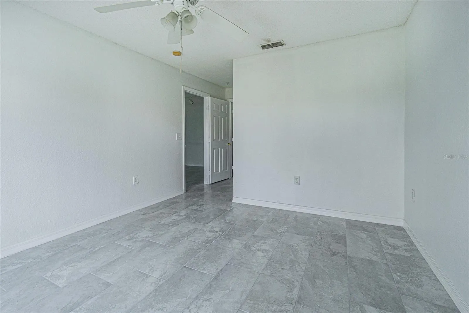 18001 RICHMOND PLACE DR #733, #733