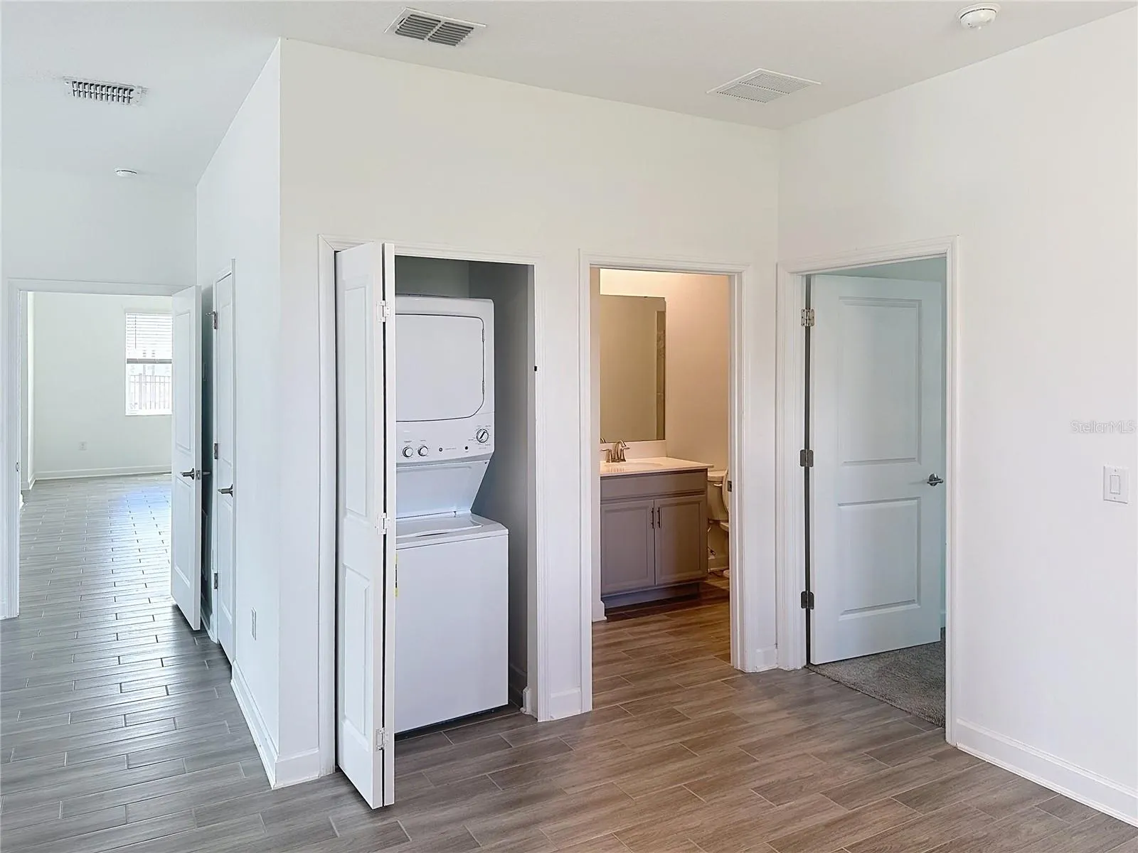 5001 CENTER CT