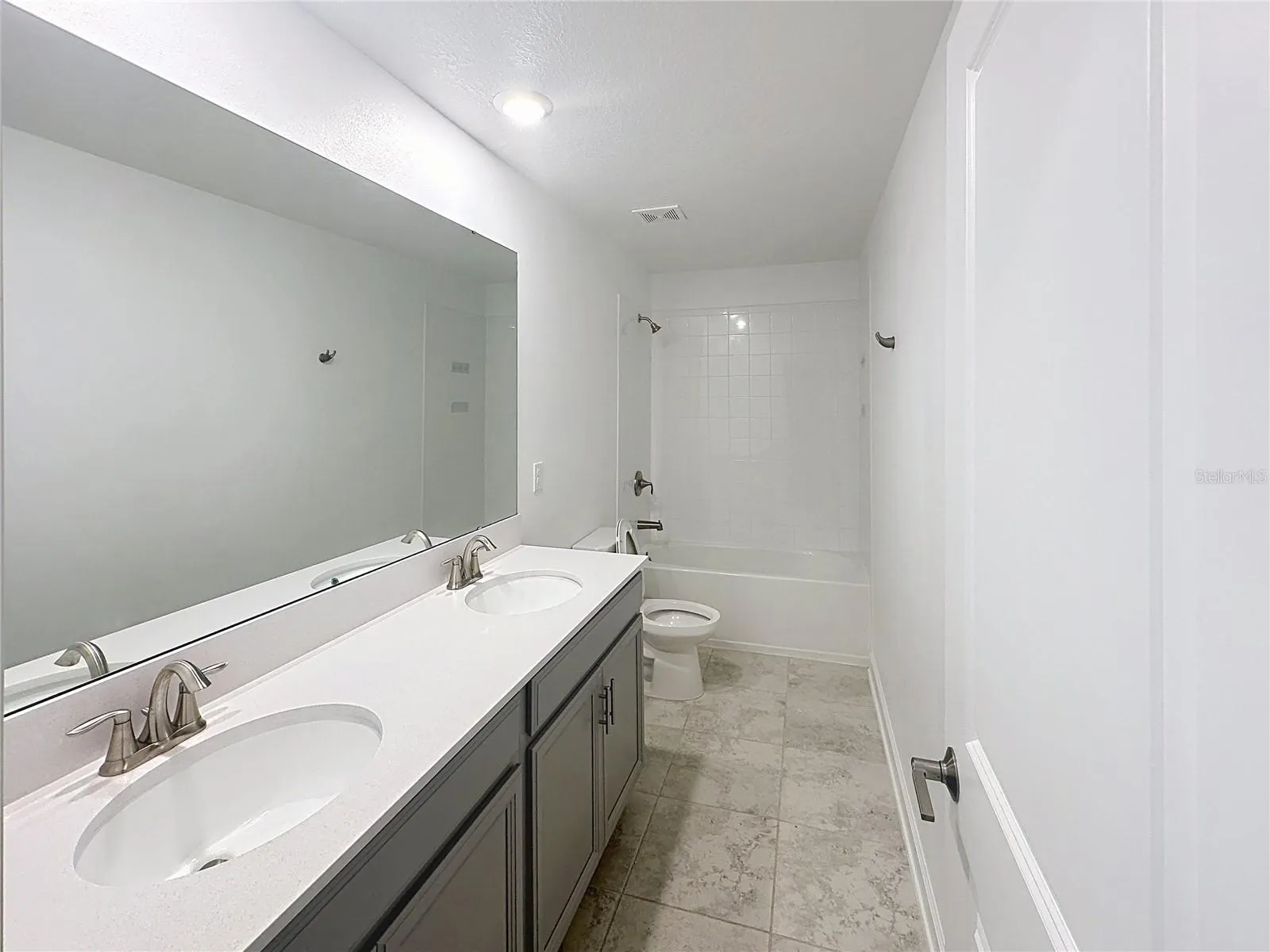 5001 CENTER CT