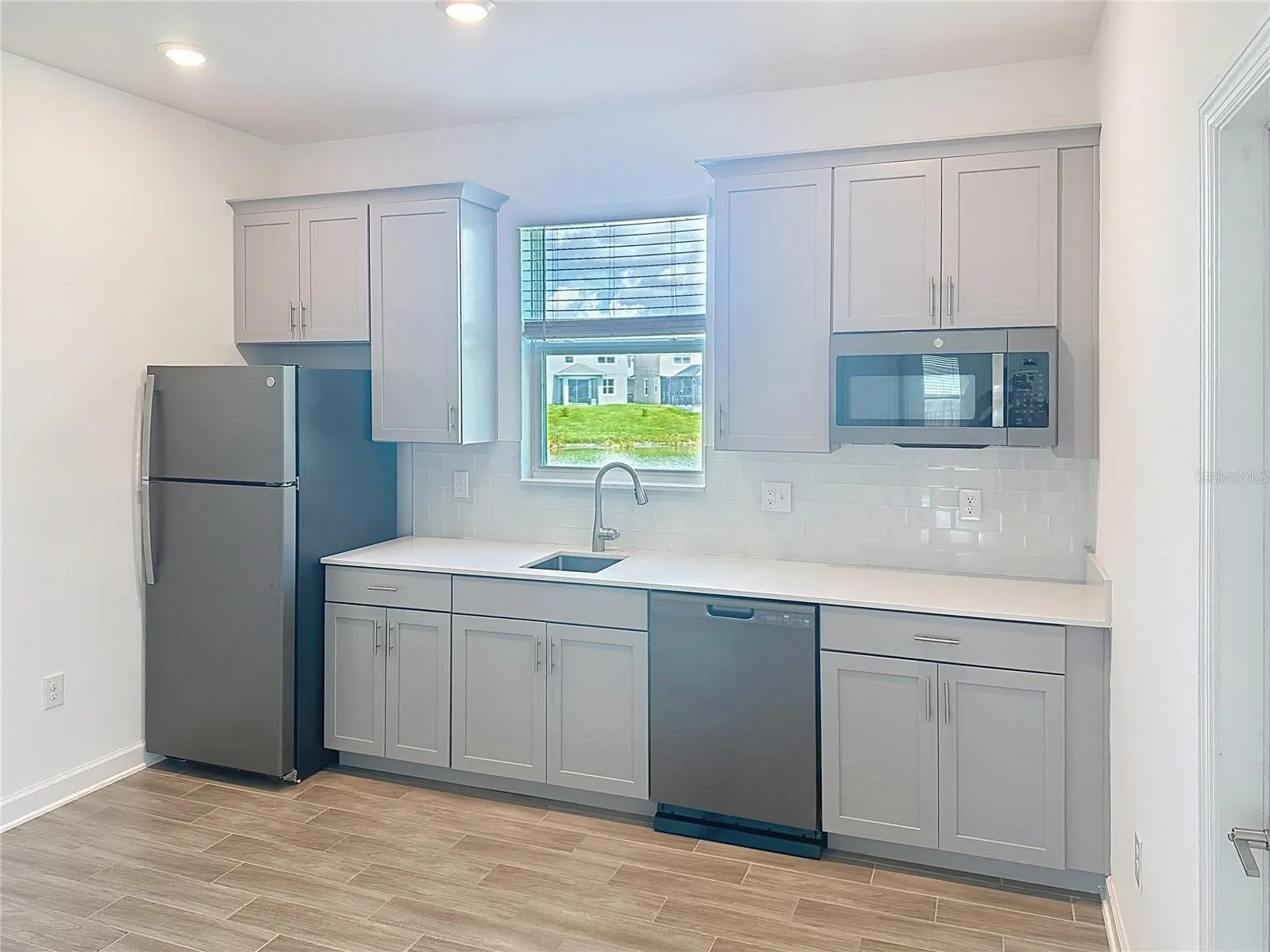 5001 CENTER CT