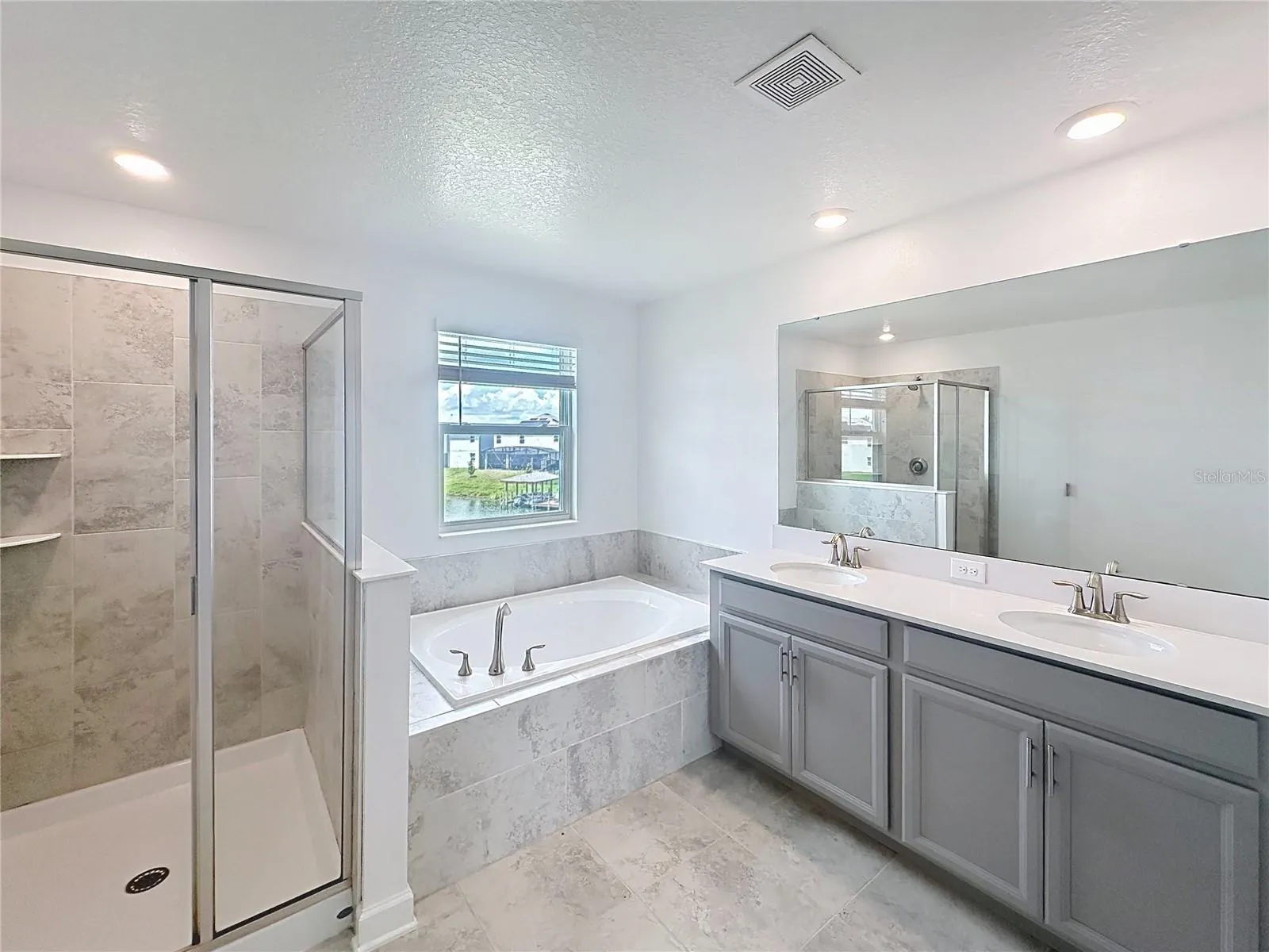 5001 CENTER CT