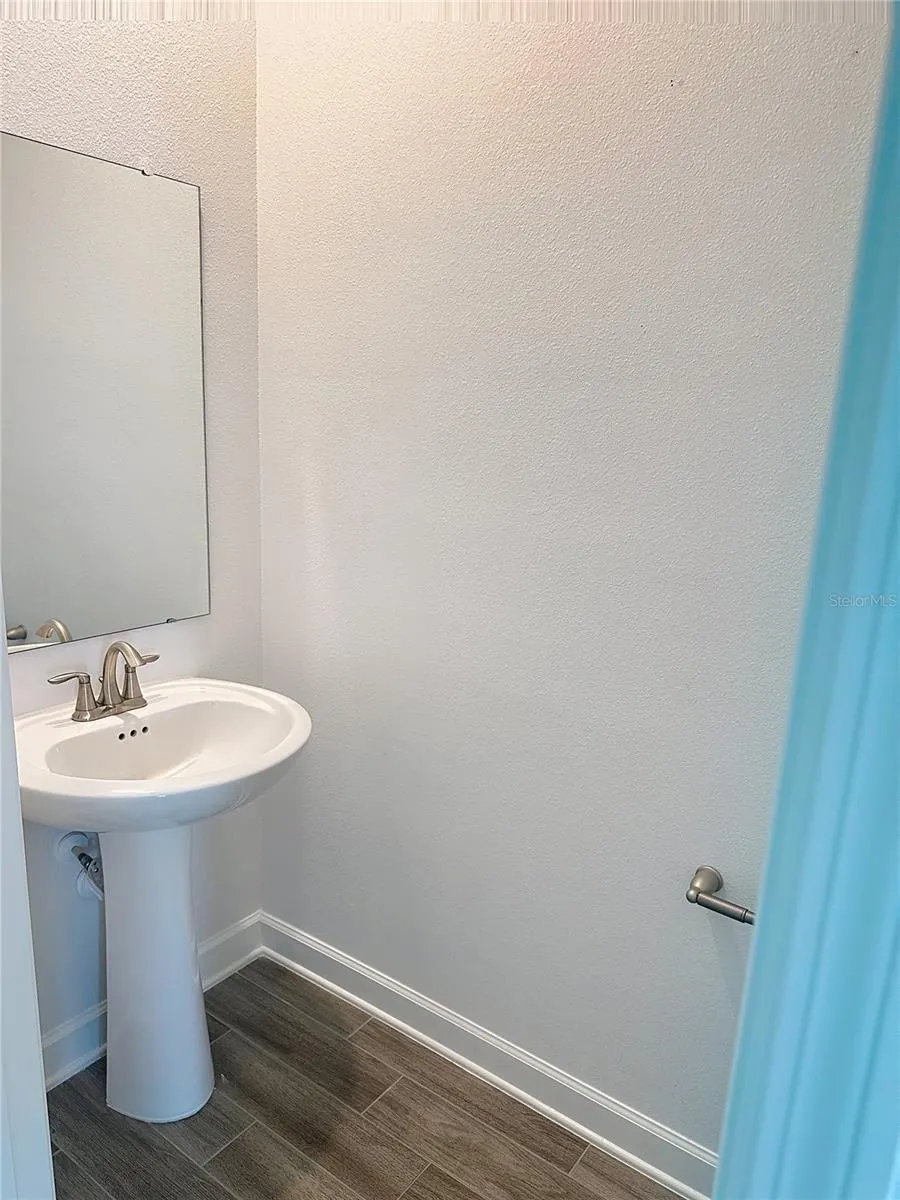 5001 CENTER CT