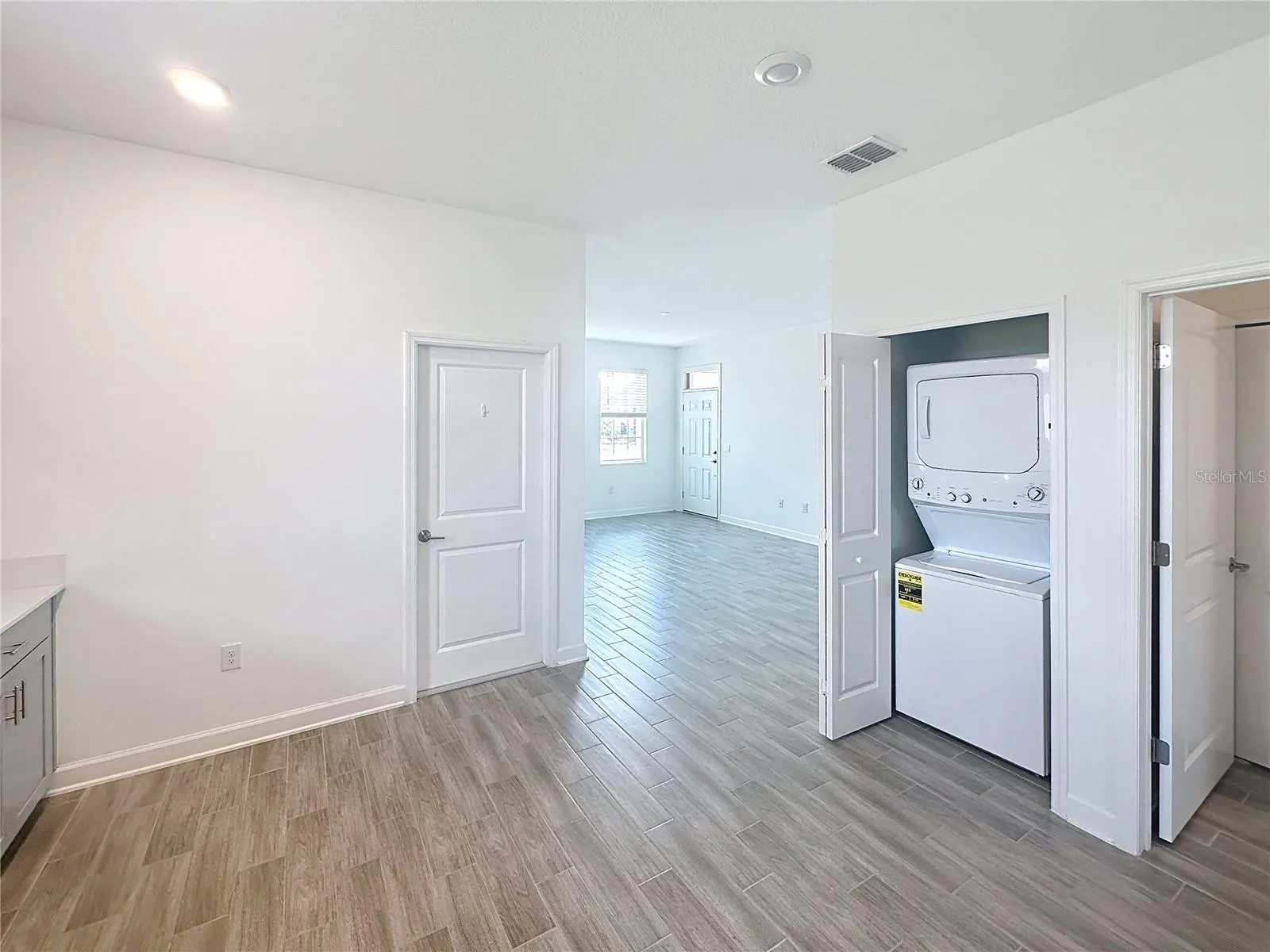 5001 CENTER CT
