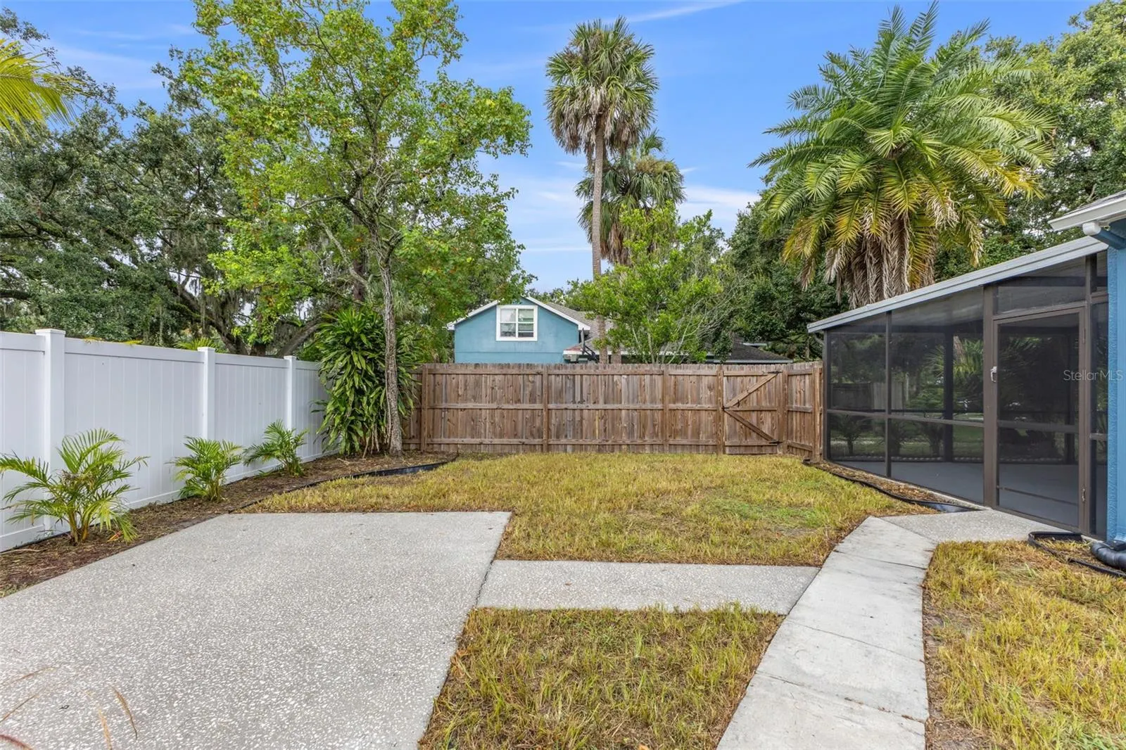 806 W IDLEWILD AVE