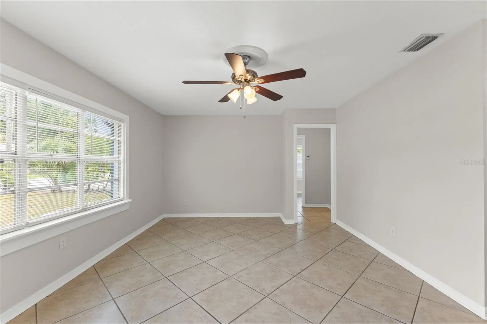 806 W IDLEWILD AVE