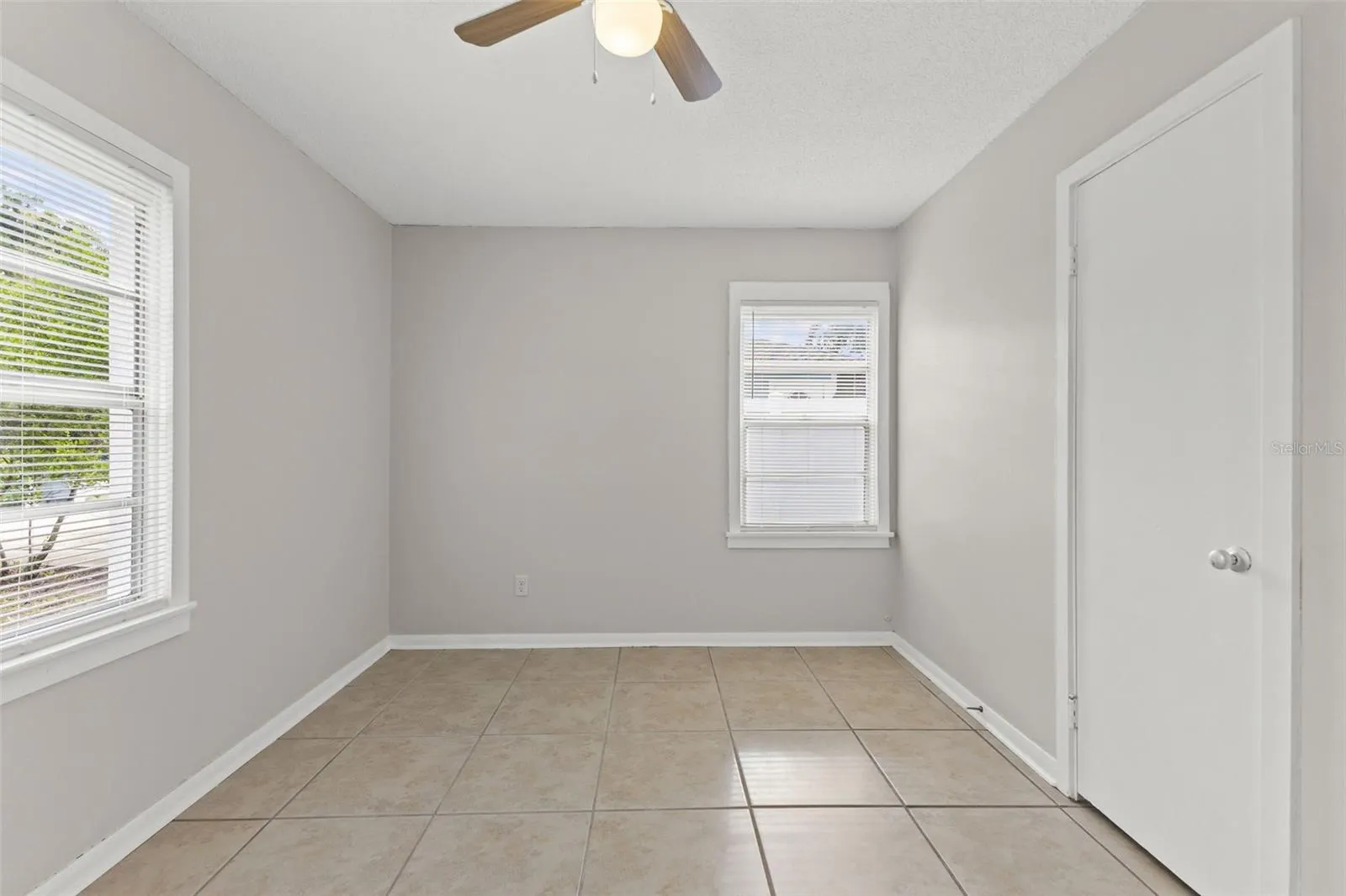 806 W IDLEWILD AVE