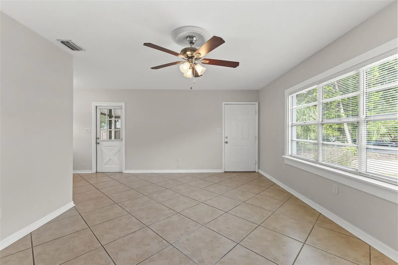 806 W IDLEWILD AVE