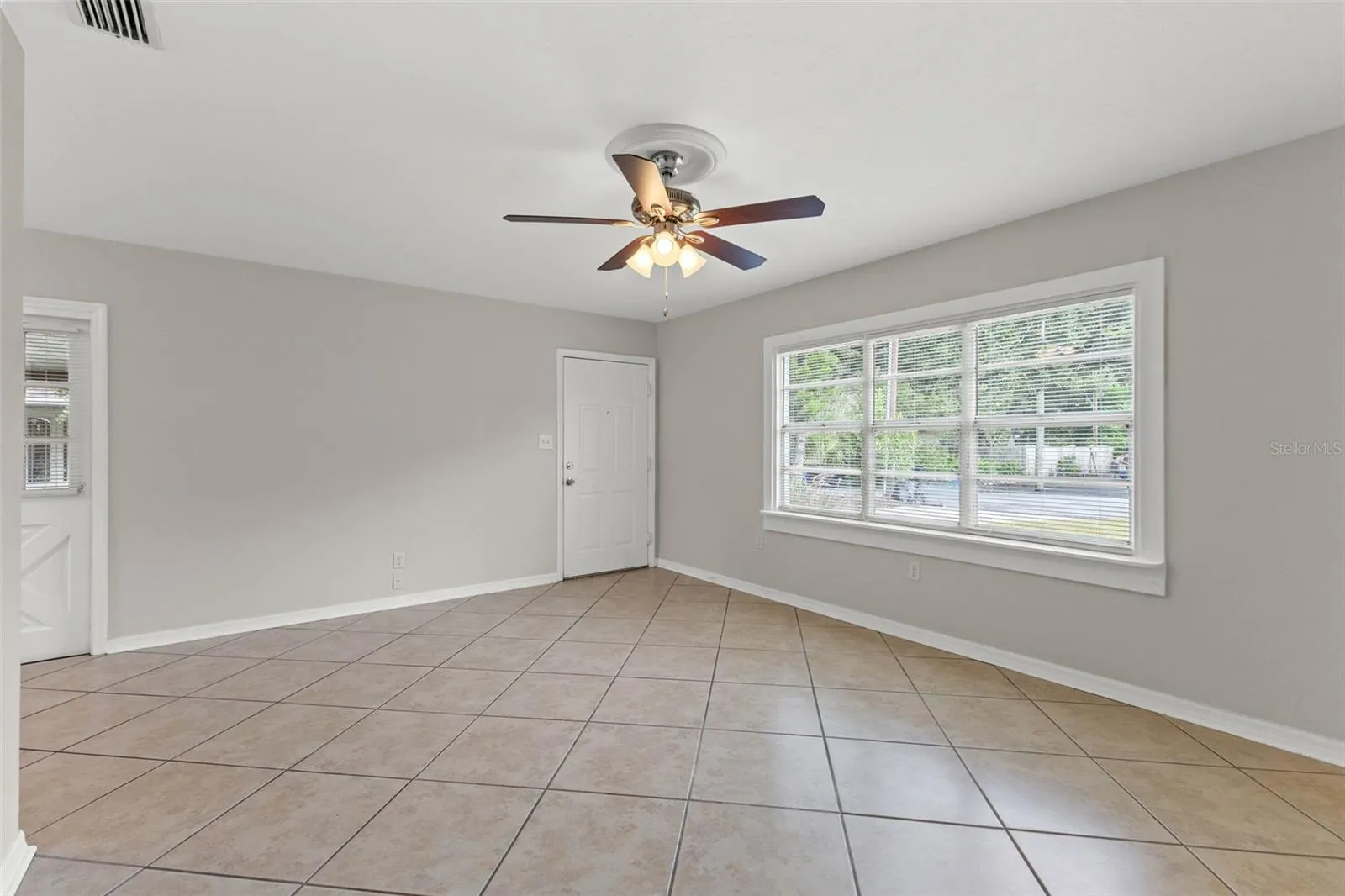 806 W IDLEWILD AVE