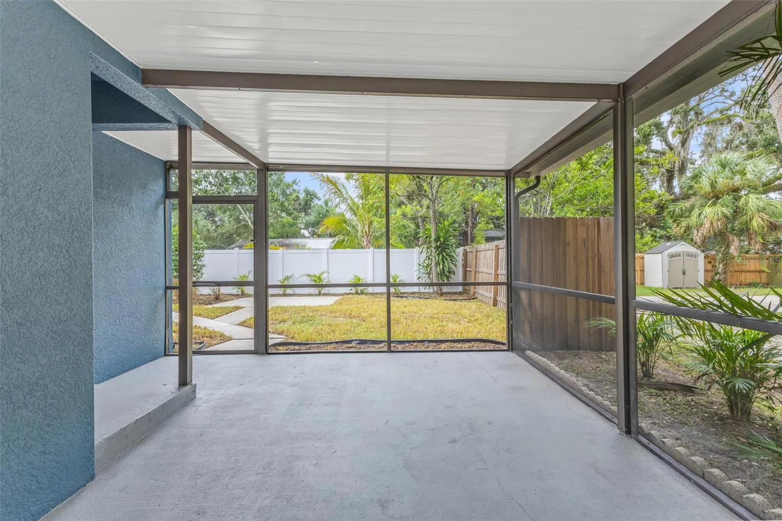 806 W IDLEWILD AVE