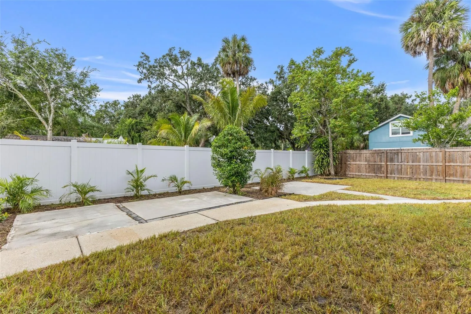 806 W IDLEWILD AVE