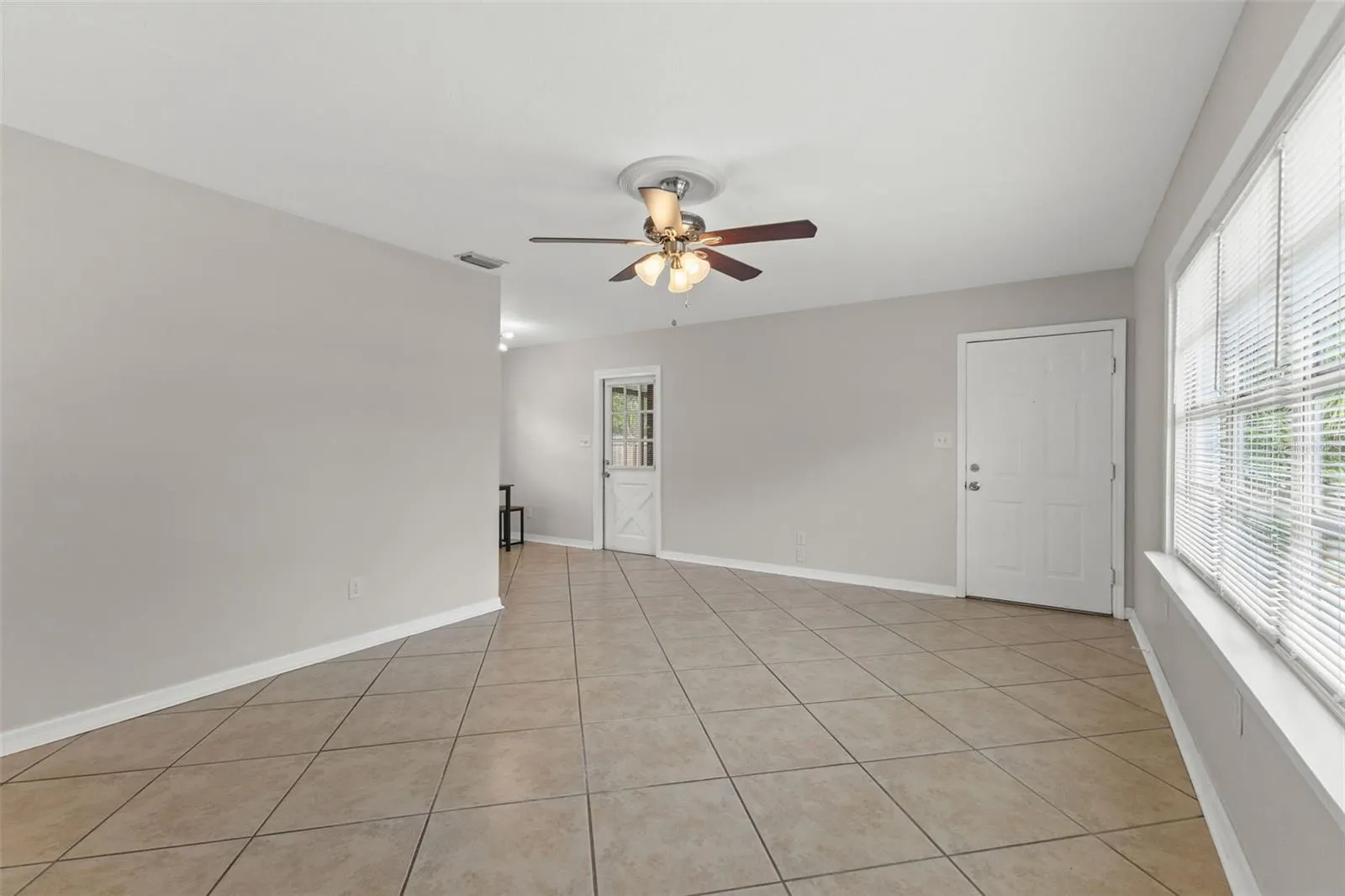 806 W IDLEWILD AVE