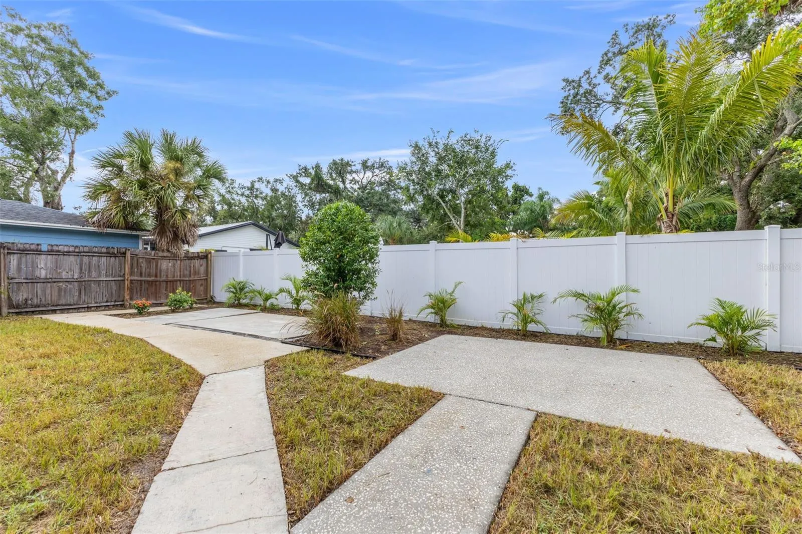 806 W IDLEWILD AVE