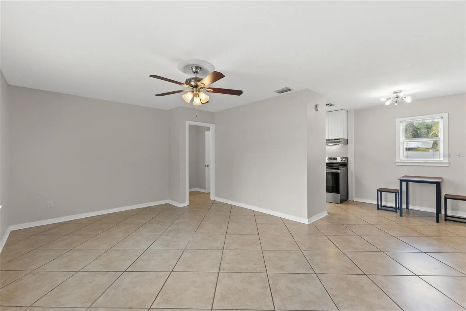 806 W IDLEWILD AVE