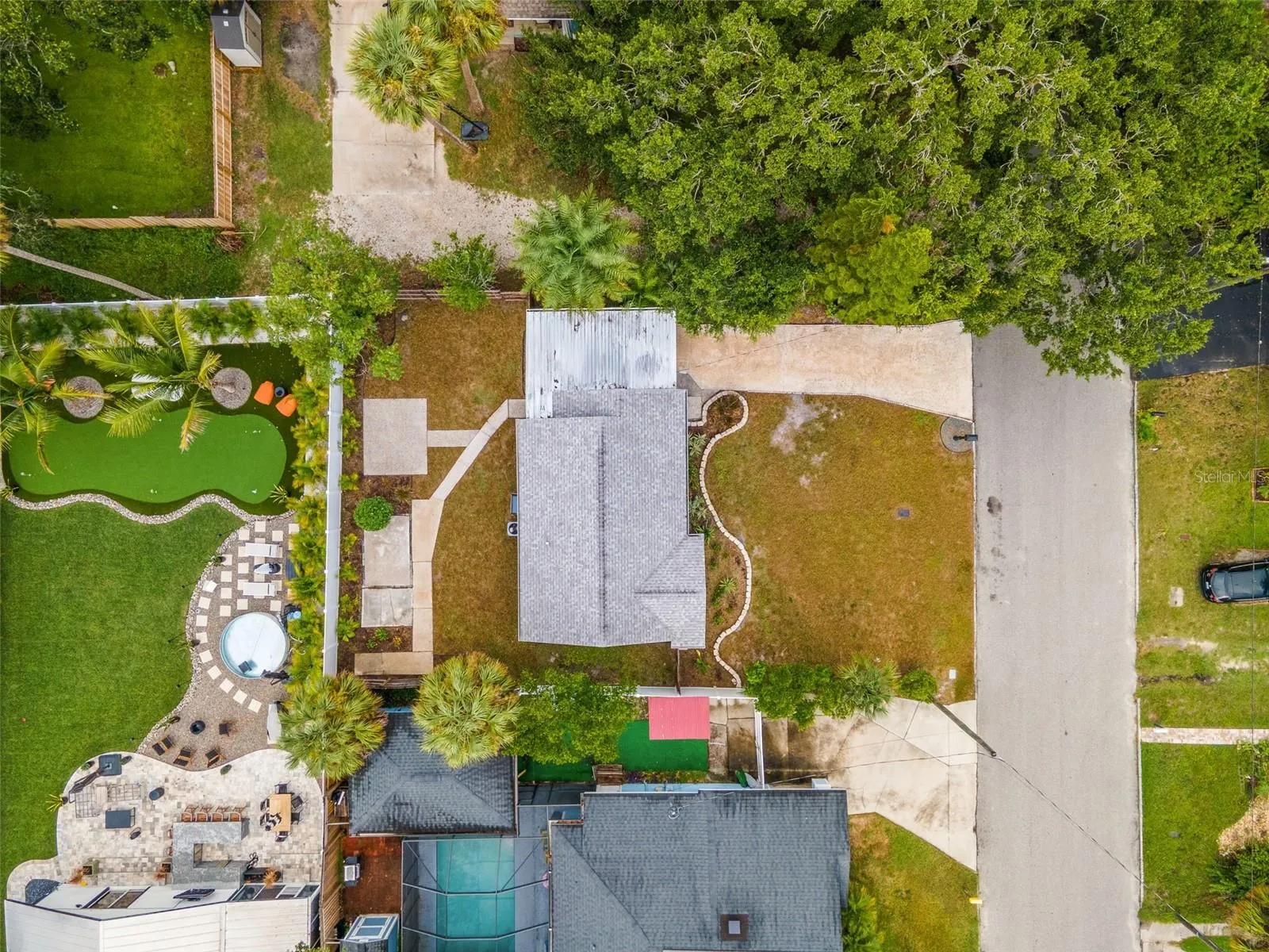 806 W IDLEWILD AVE