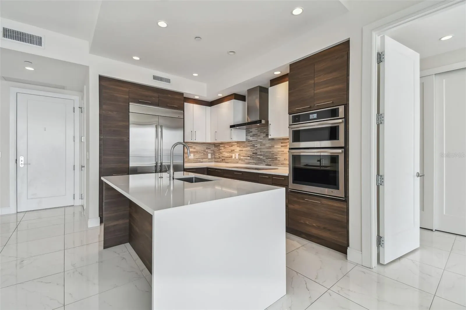 100 1ST AVE N #2304a, #2304a