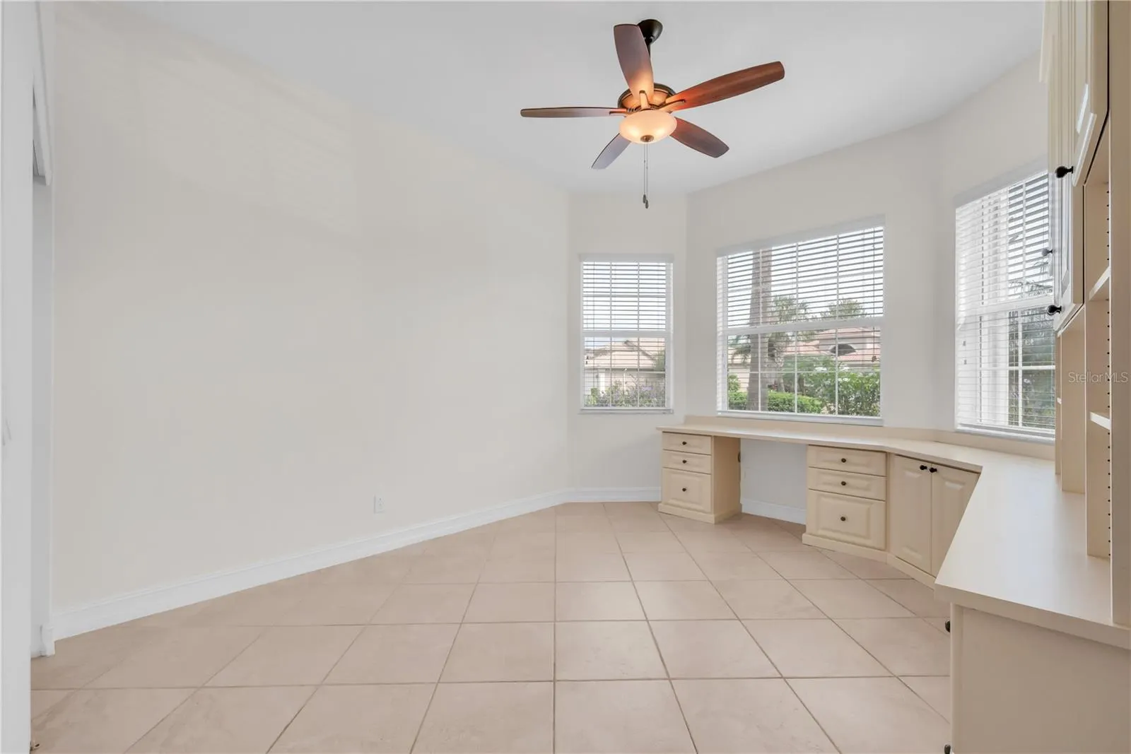 5011 CRYSTAL BEACH DR