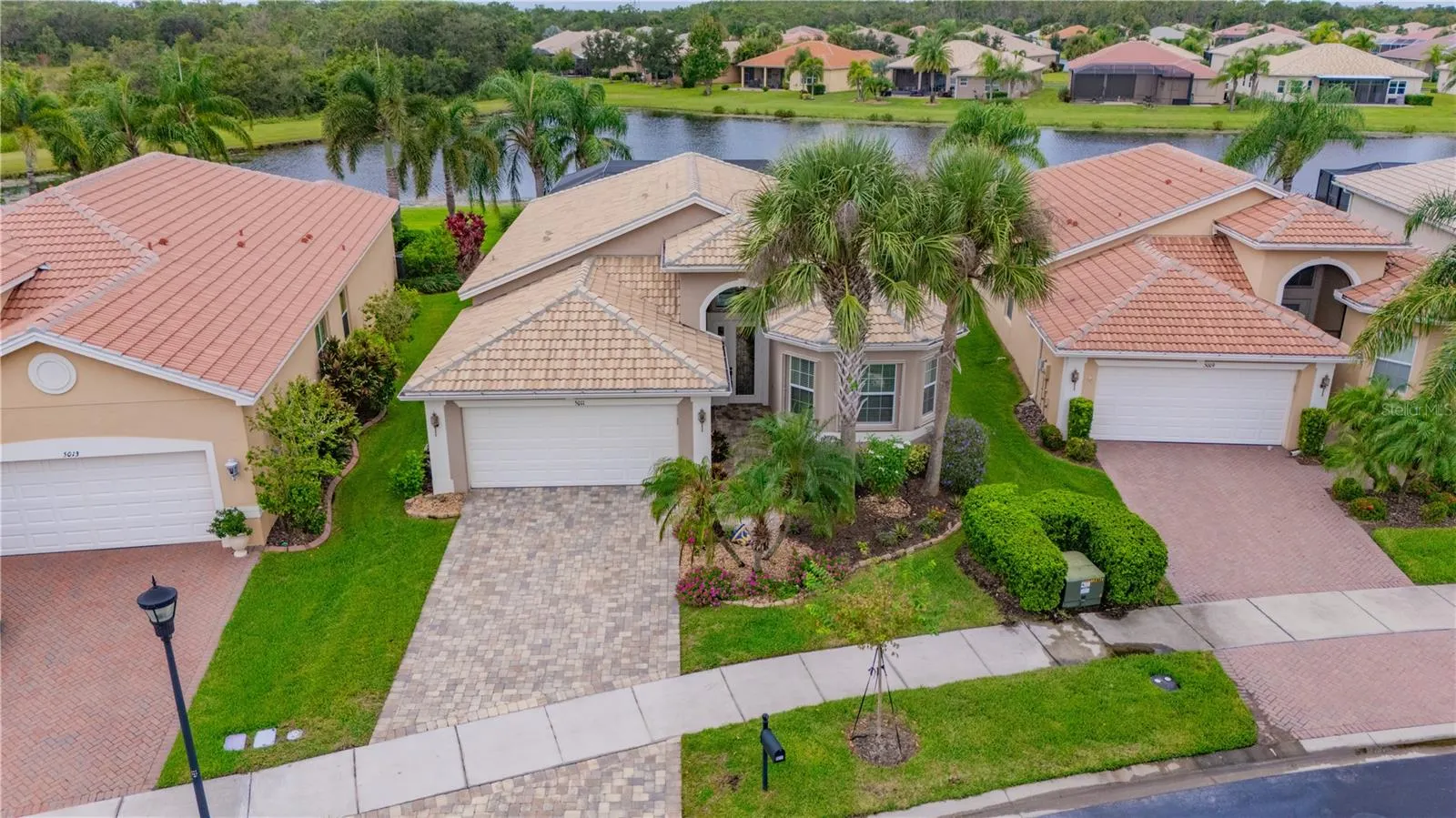 5011 CRYSTAL BEACH DR