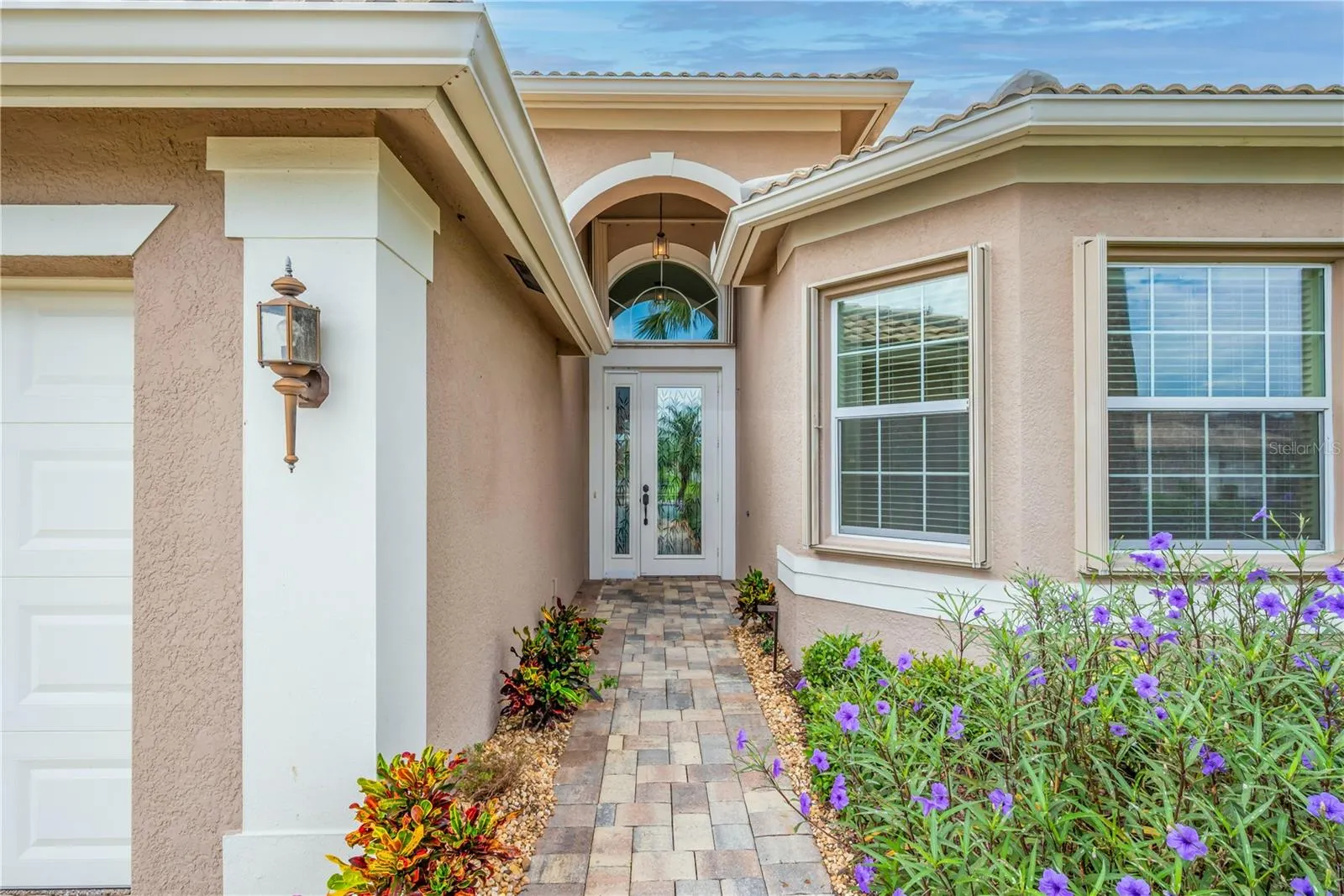 5011 CRYSTAL BEACH DR