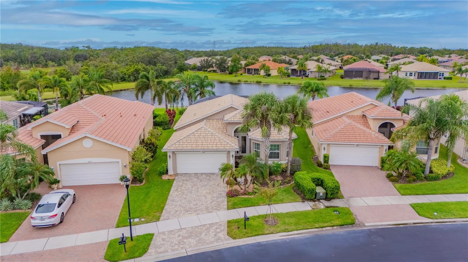 5011 CRYSTAL BEACH DR