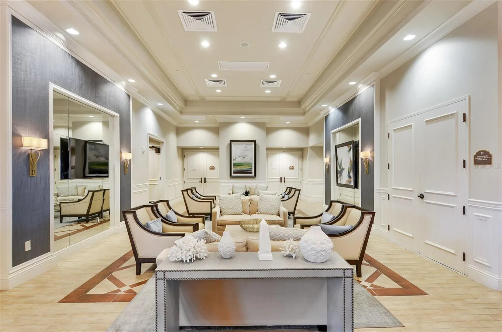 4936 SANDY BROOK CIR