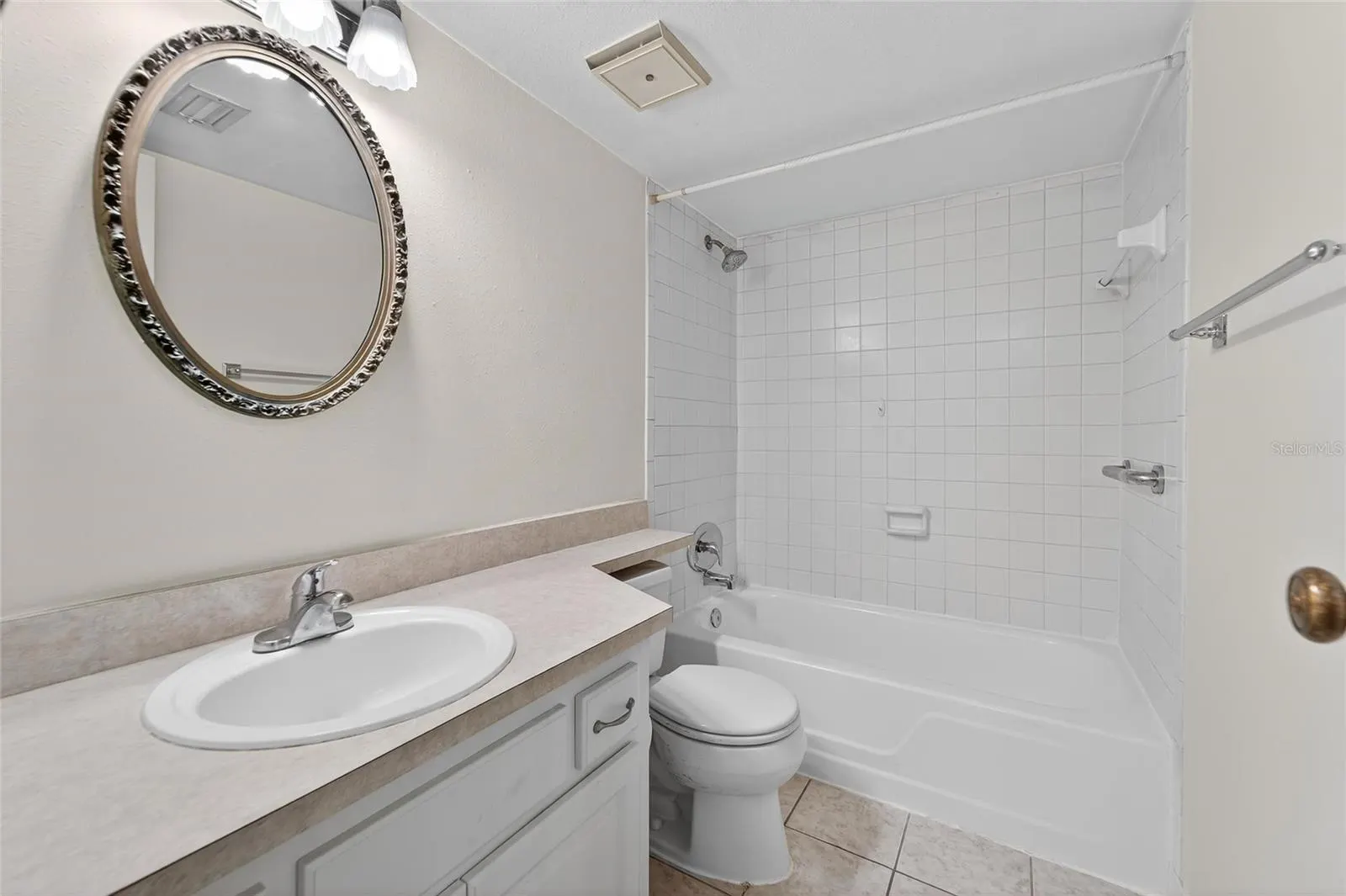 704 OAKGROVE DR #117D, #117D