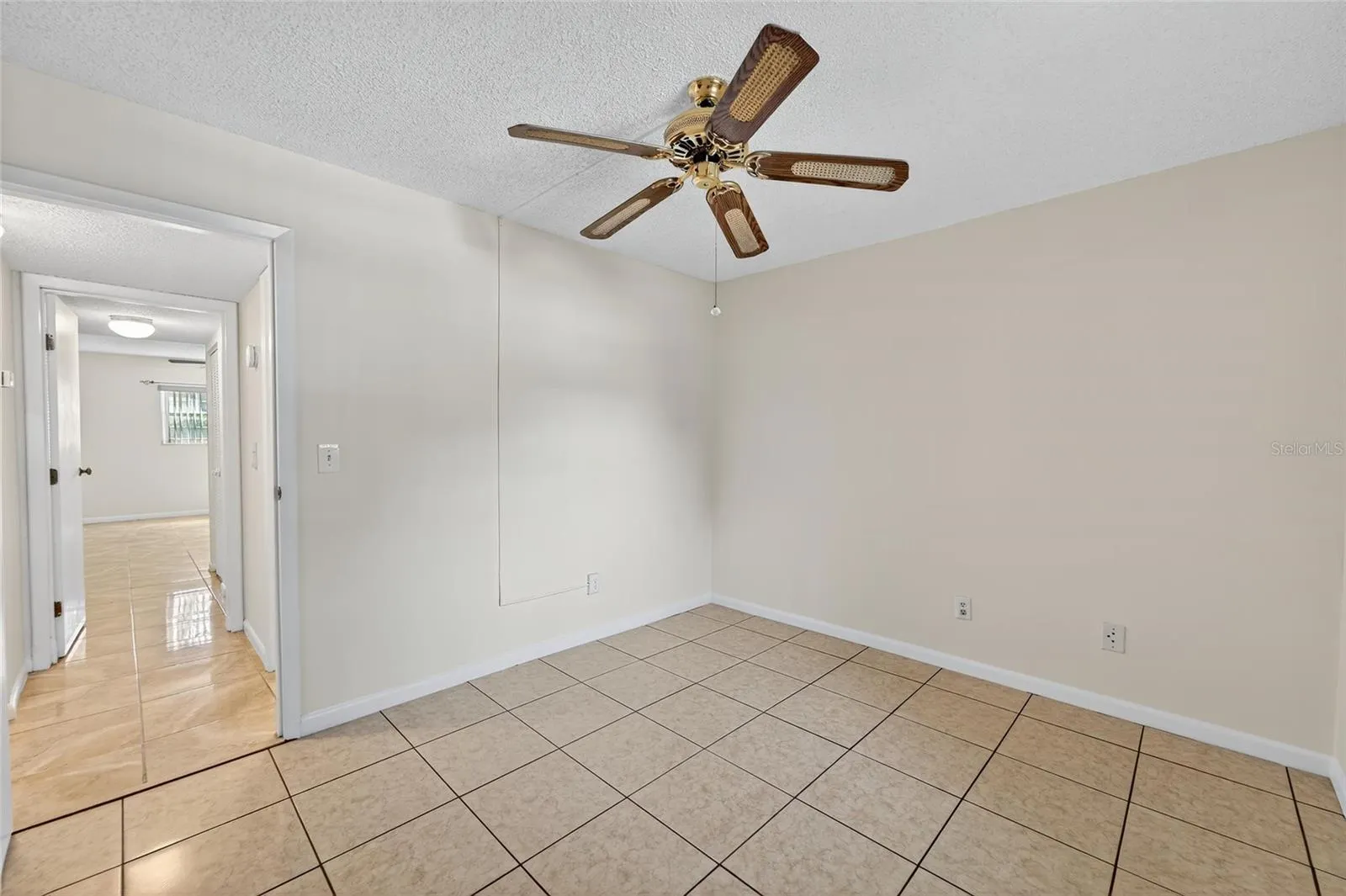704 OAKGROVE DR #117D, #117D