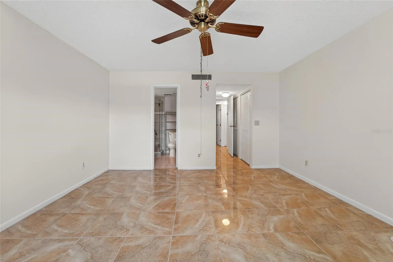 704 OAKGROVE DR #117D, #117D