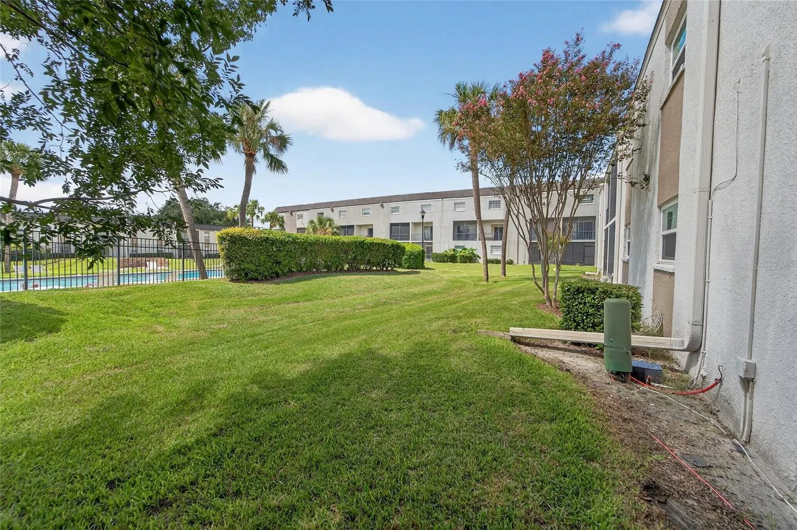 704 OAKGROVE DR #117D, #117D