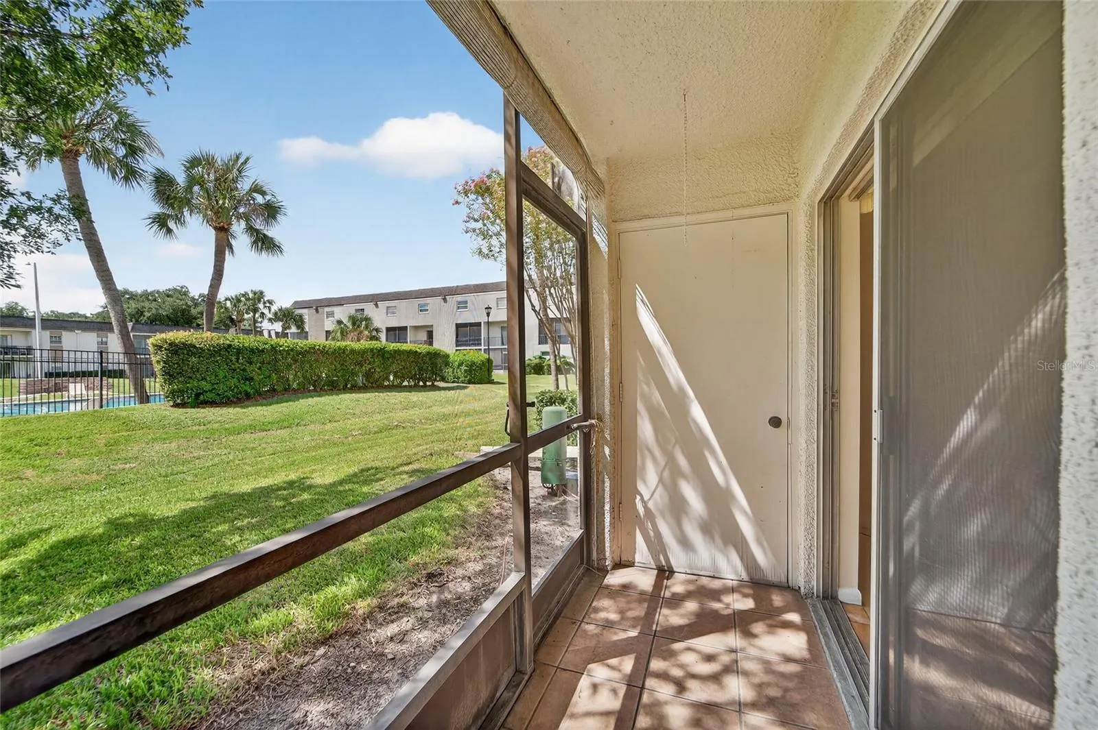 704 OAKGROVE DR #117D, #117D