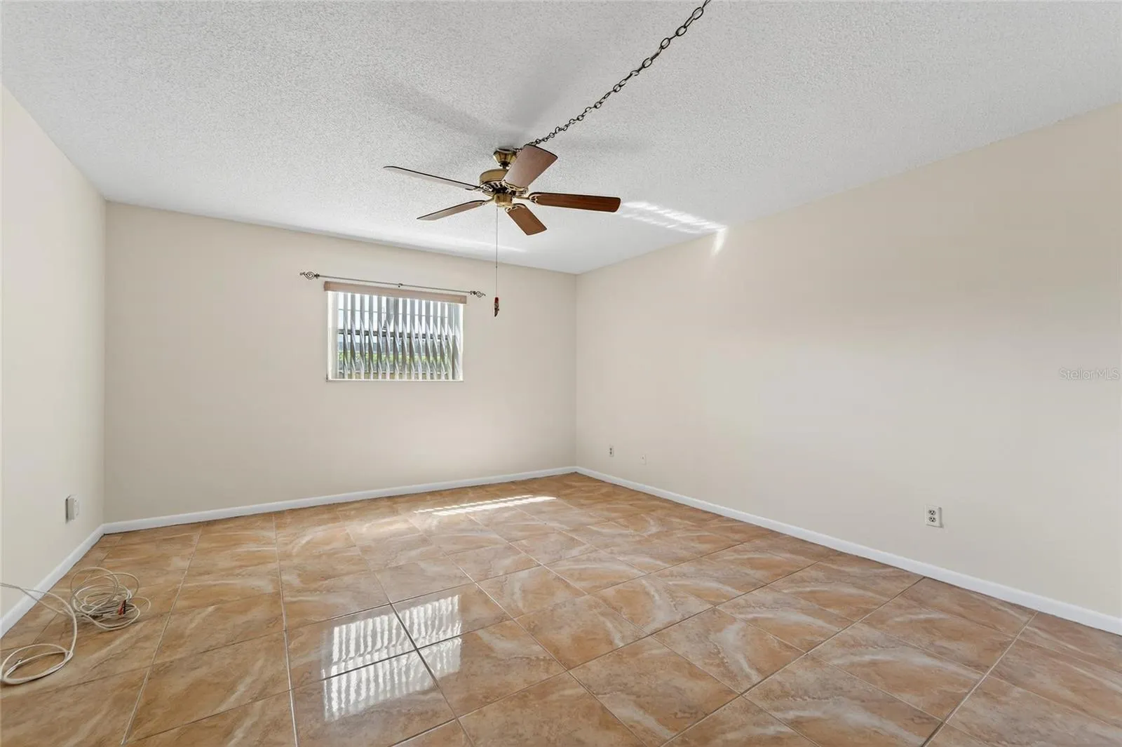704 OAKGROVE DR #117D, #117D