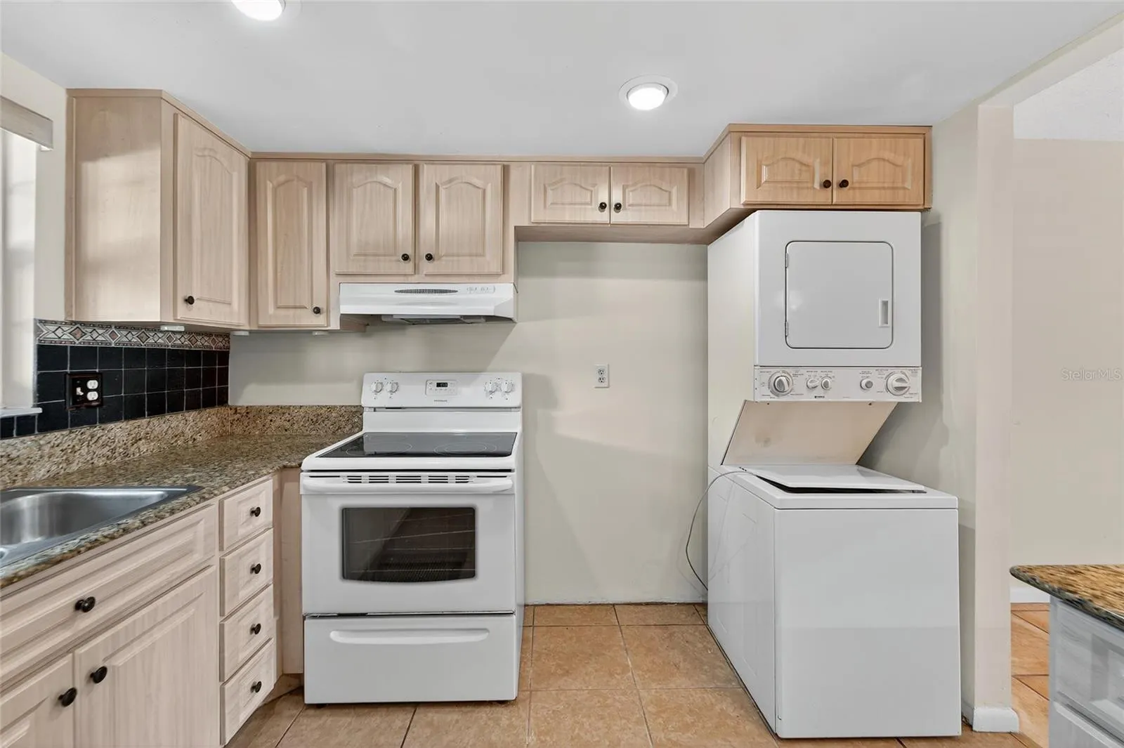 704 OAKGROVE DR #117D, #117D
