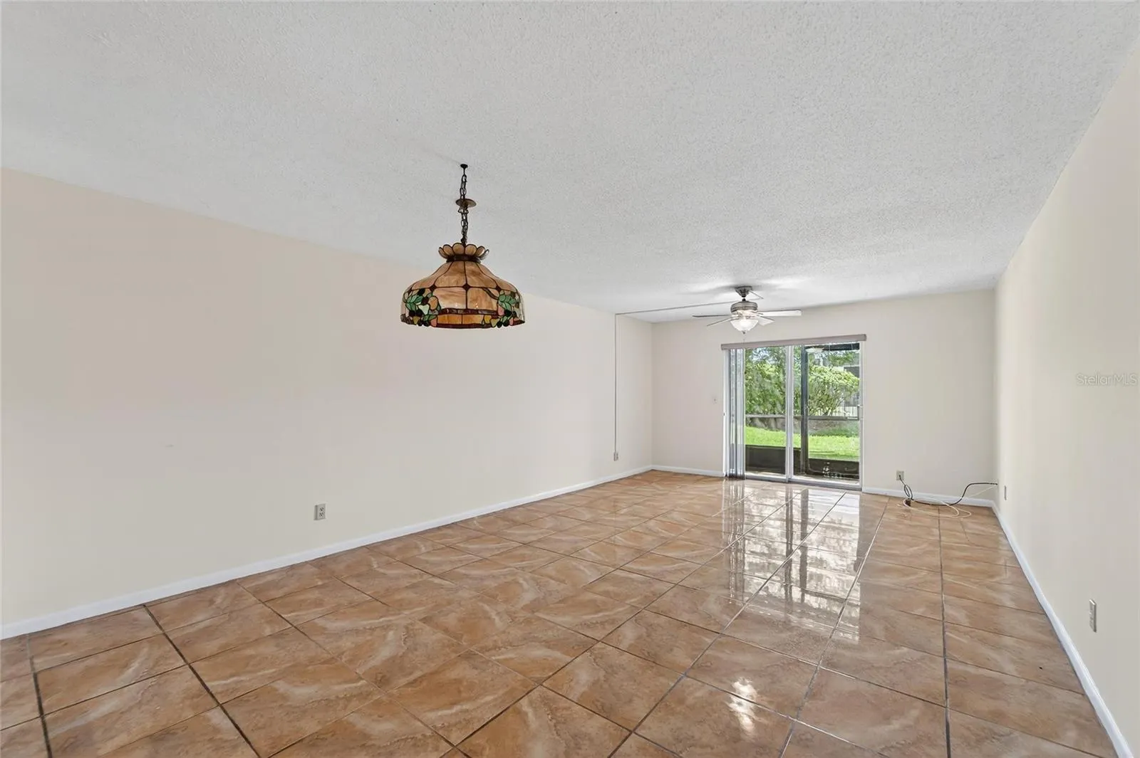 704 OAKGROVE DR #117D, #117D