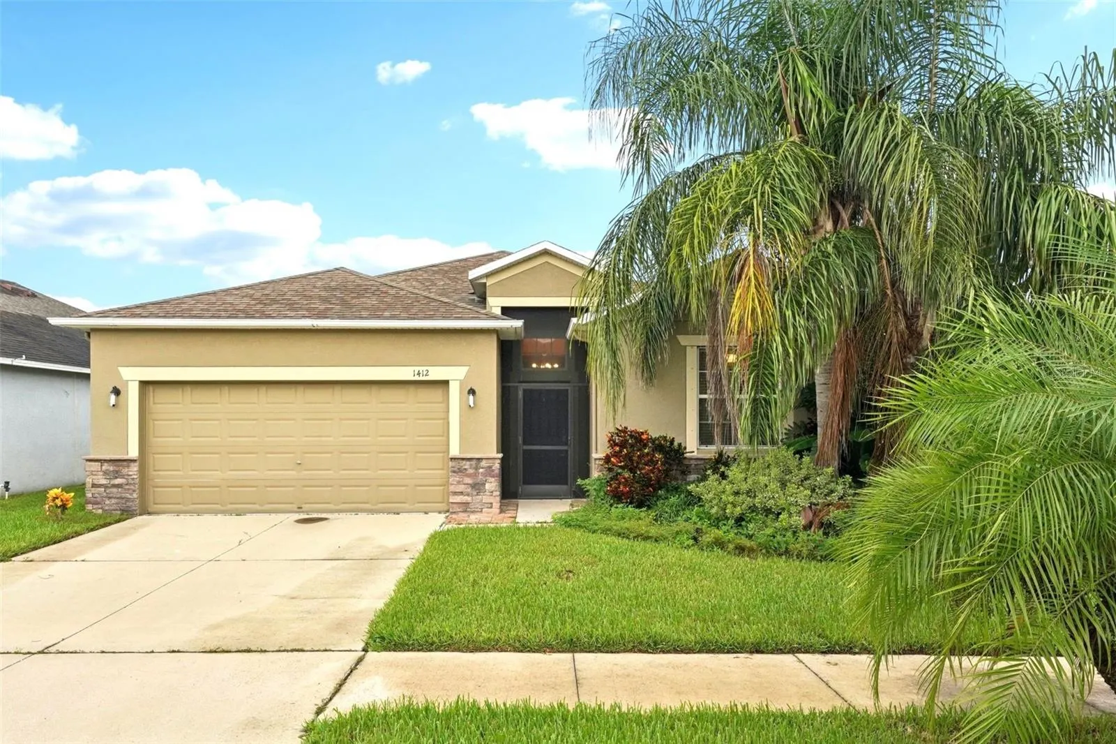 1412 OAK POND ST