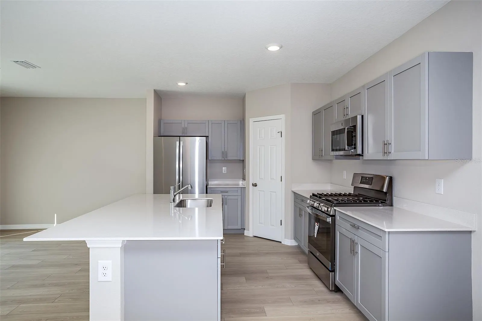 5528 TAVERNA WAY